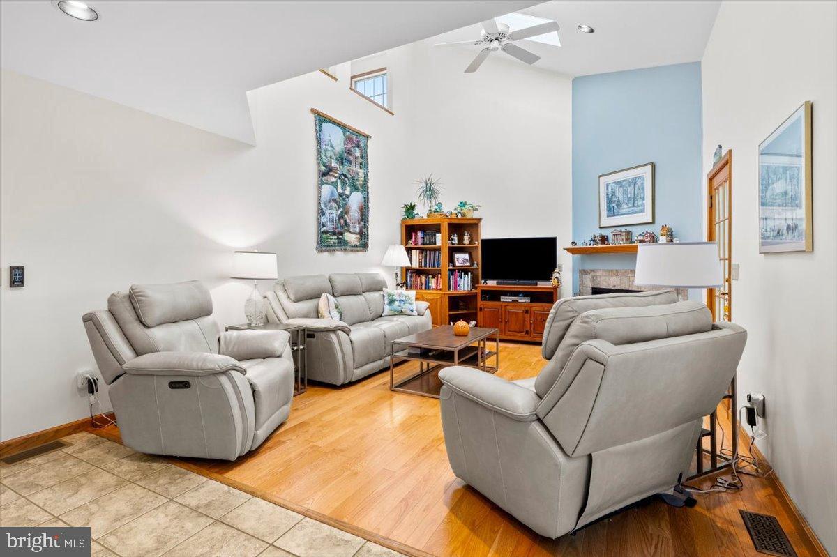 VAN LEAR - Residential