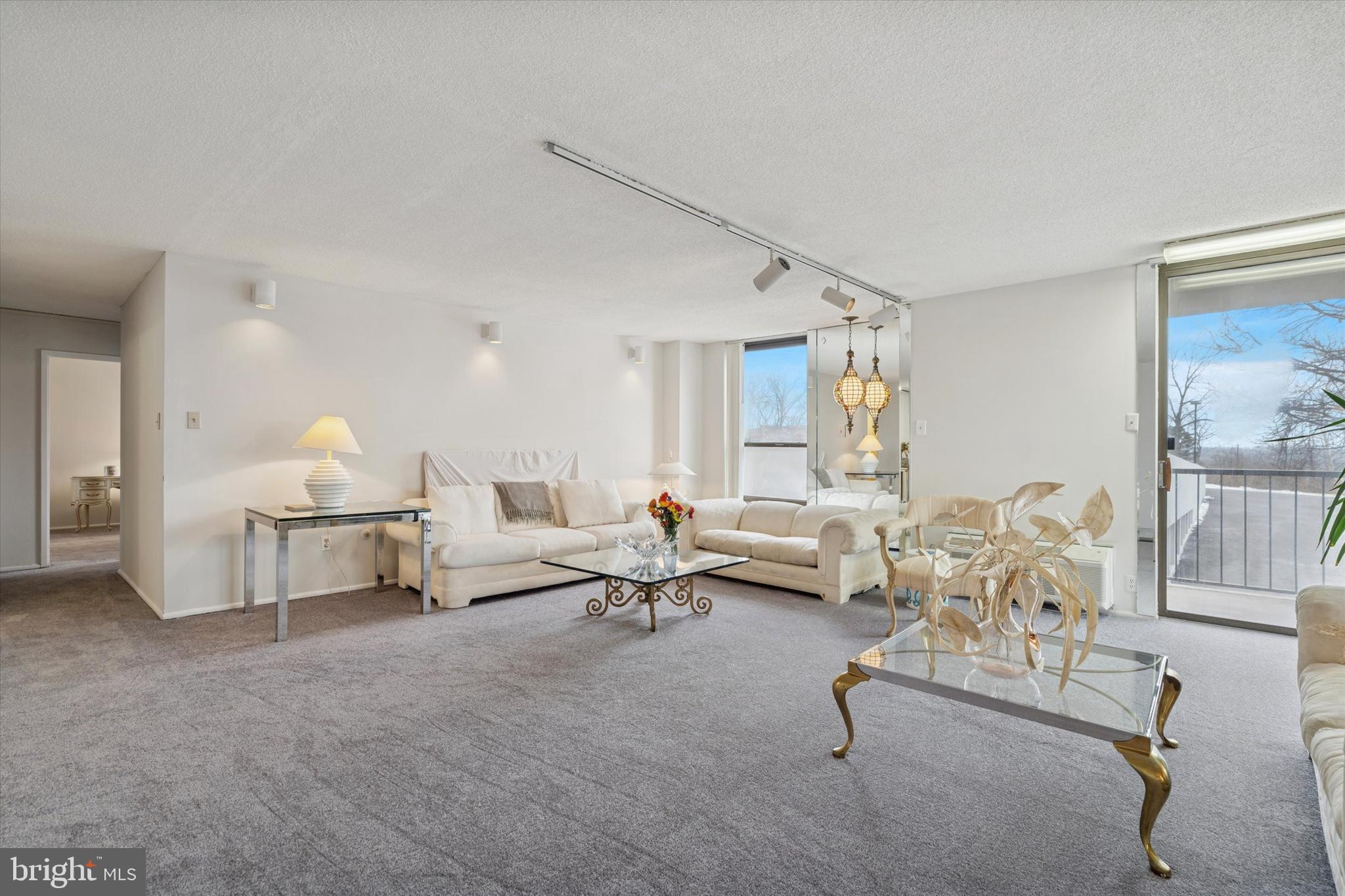 PLYMOUTH HILL - Residential