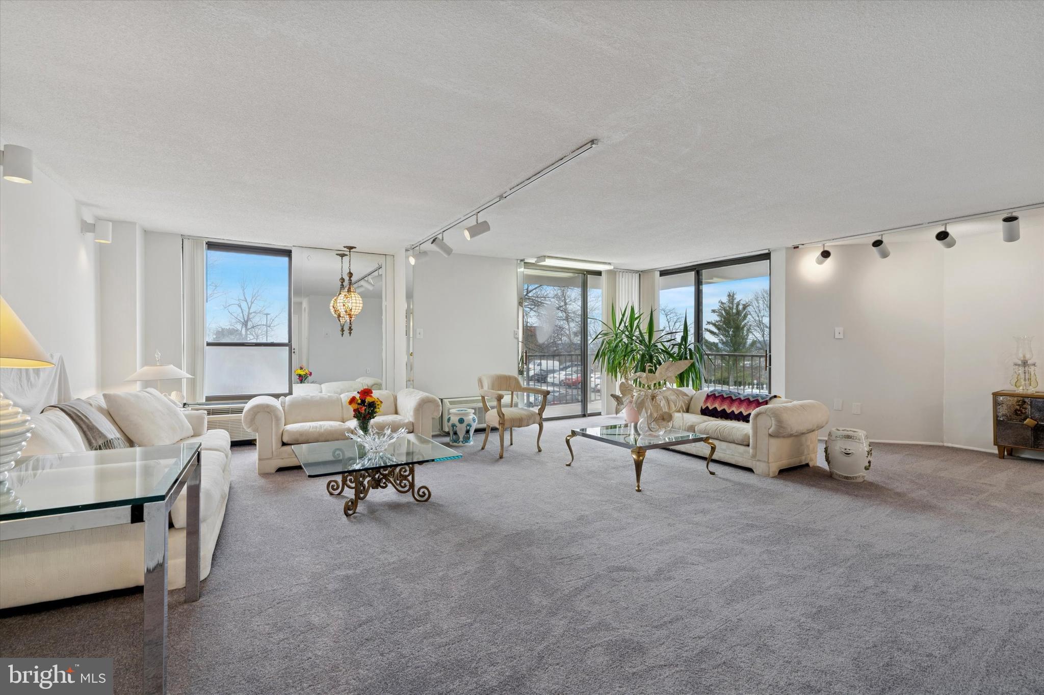 PLYMOUTH HILL - Residential