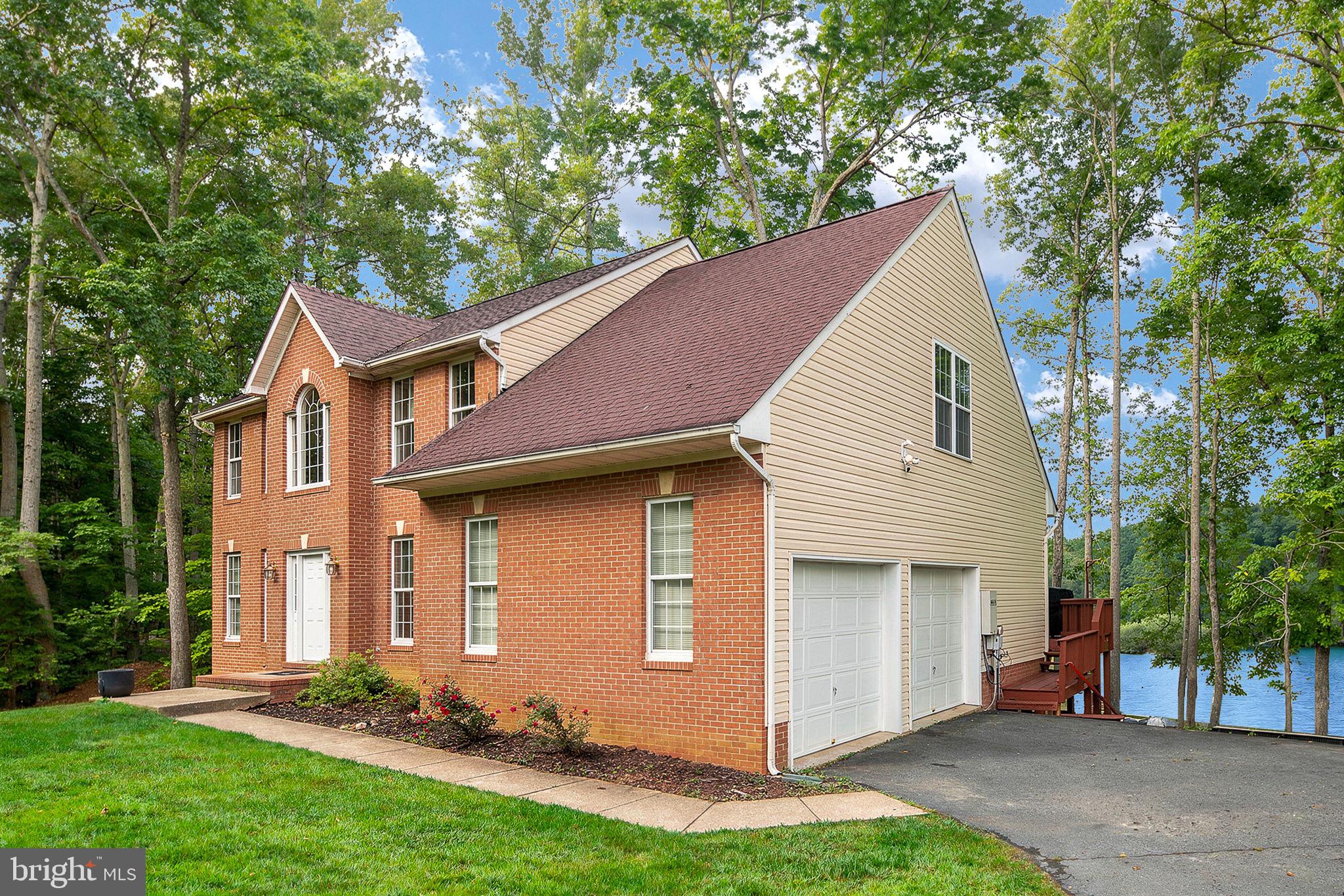 THE LAURELS - Residential