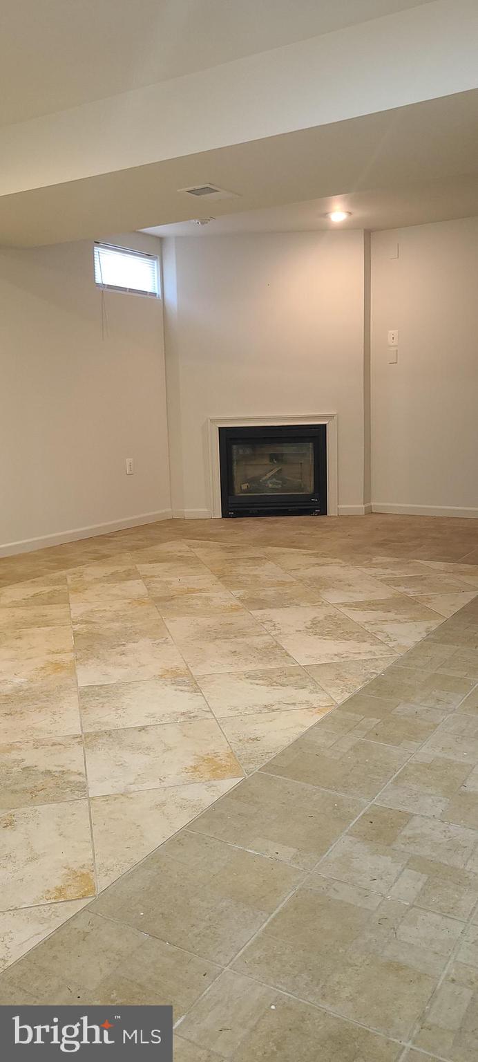 ROLLINGWOOD VILLAGE - Residential Lease