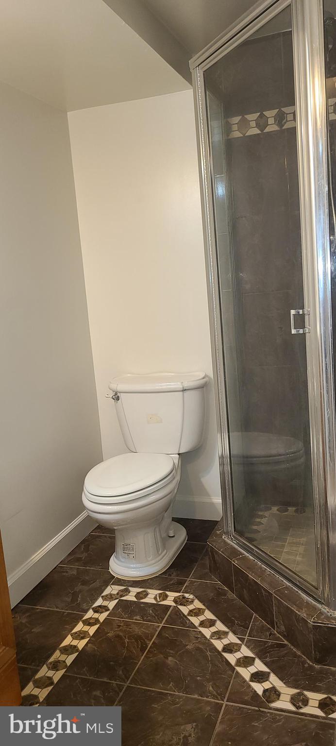 ROLLINGWOOD VILLAGE - Residential Lease