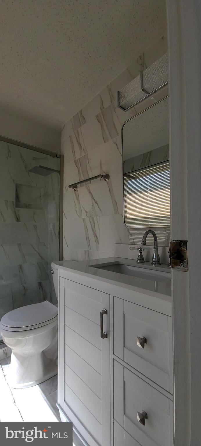 ROLLINGWOOD VILLAGE - Residential Lease