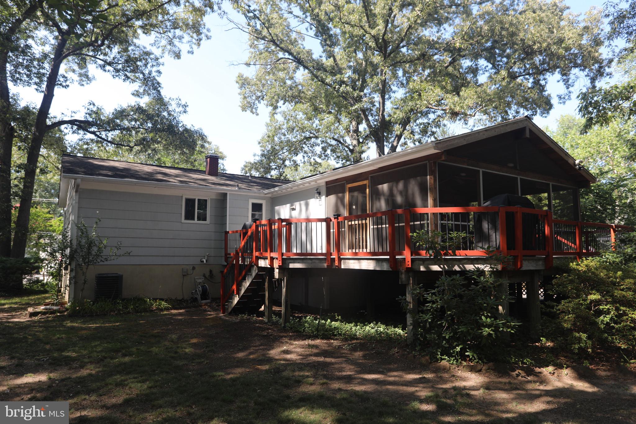 285 ARUNDEL BEACH ROAD