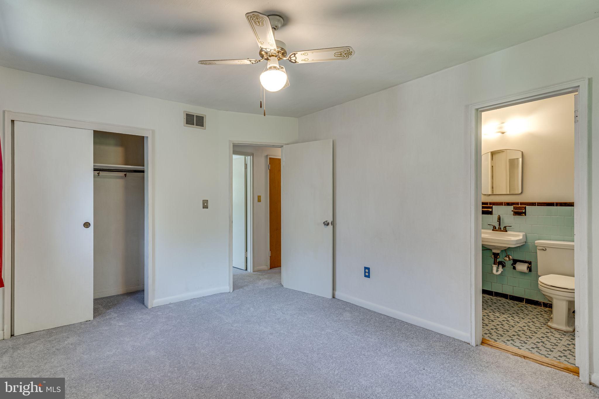 LANDOVER HILLS - Residential