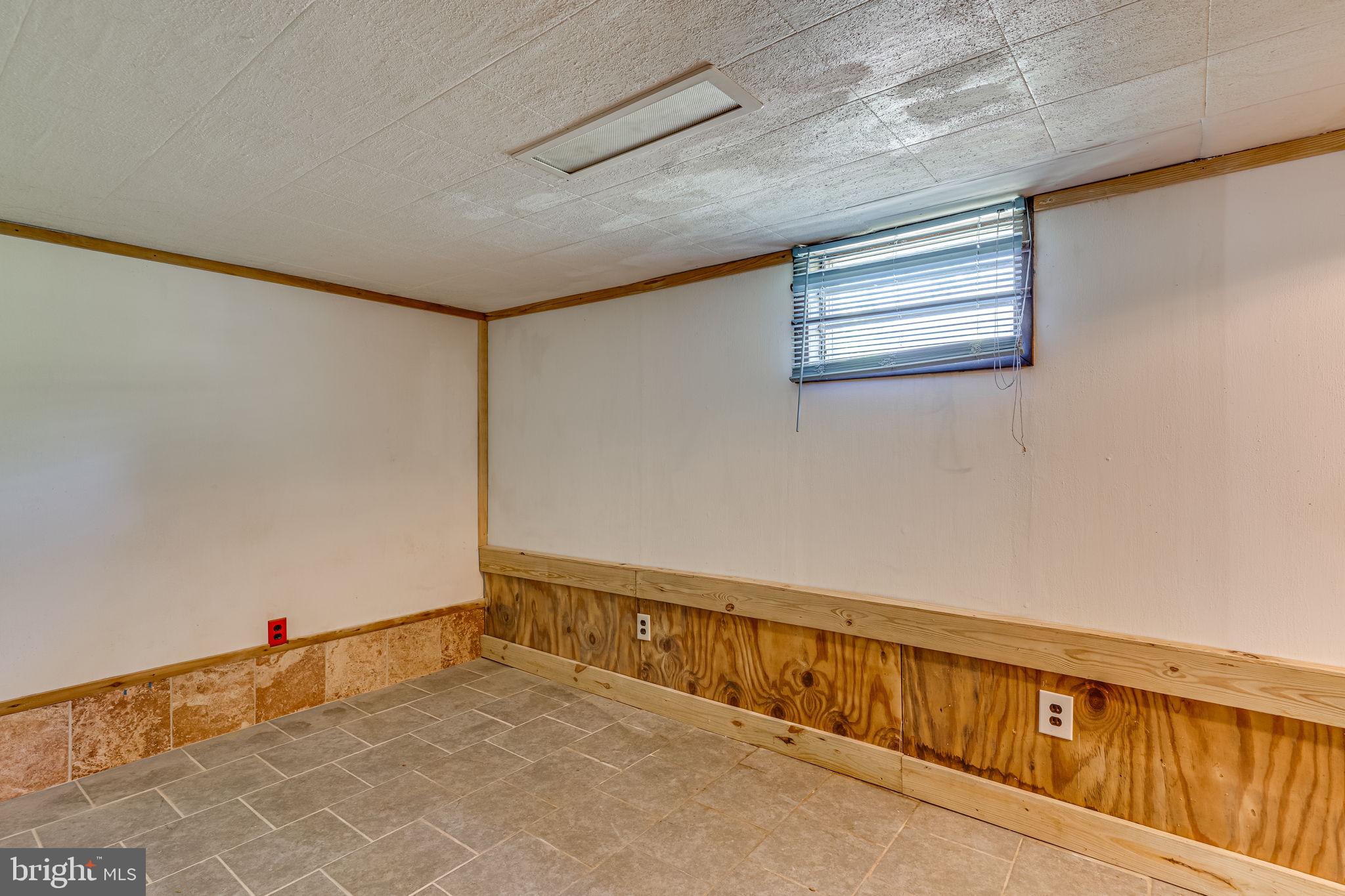 LANDOVER HILLS - Residential