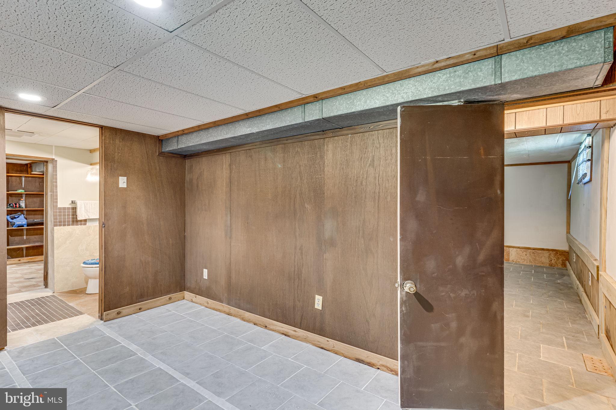 LANDOVER HILLS - Residential