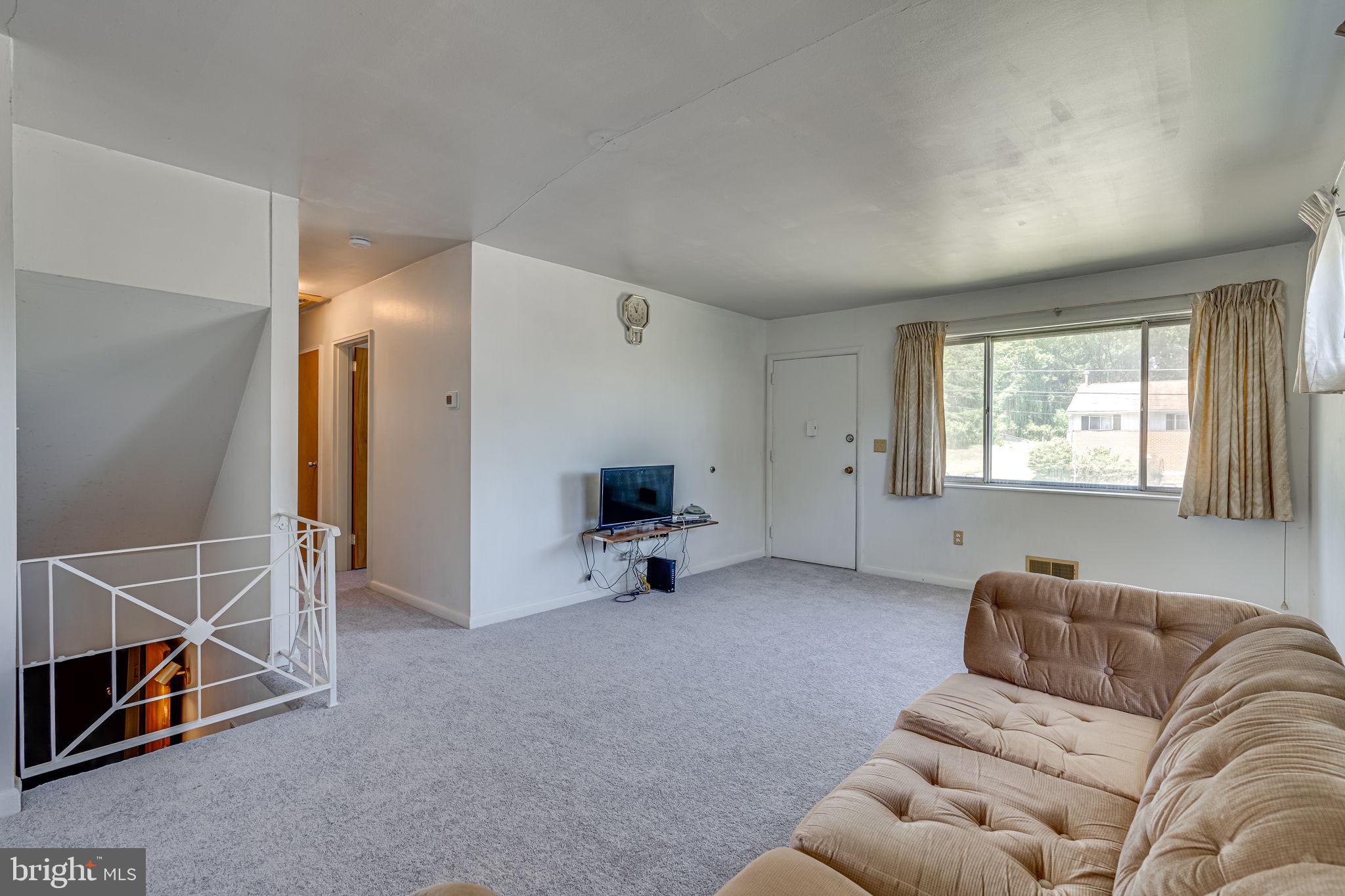 LANDOVER HILLS - Residential