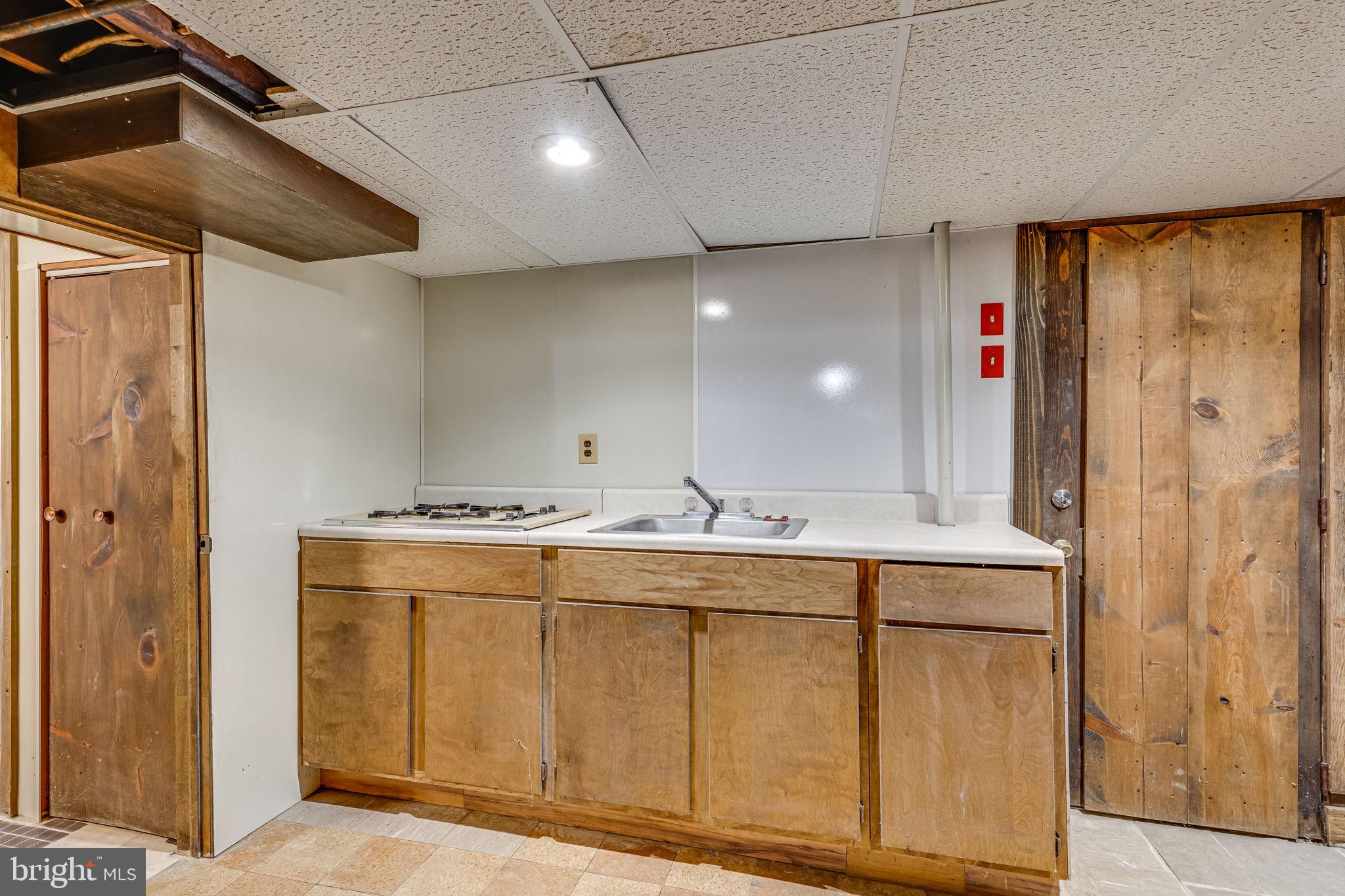 LANDOVER HILLS - Residential