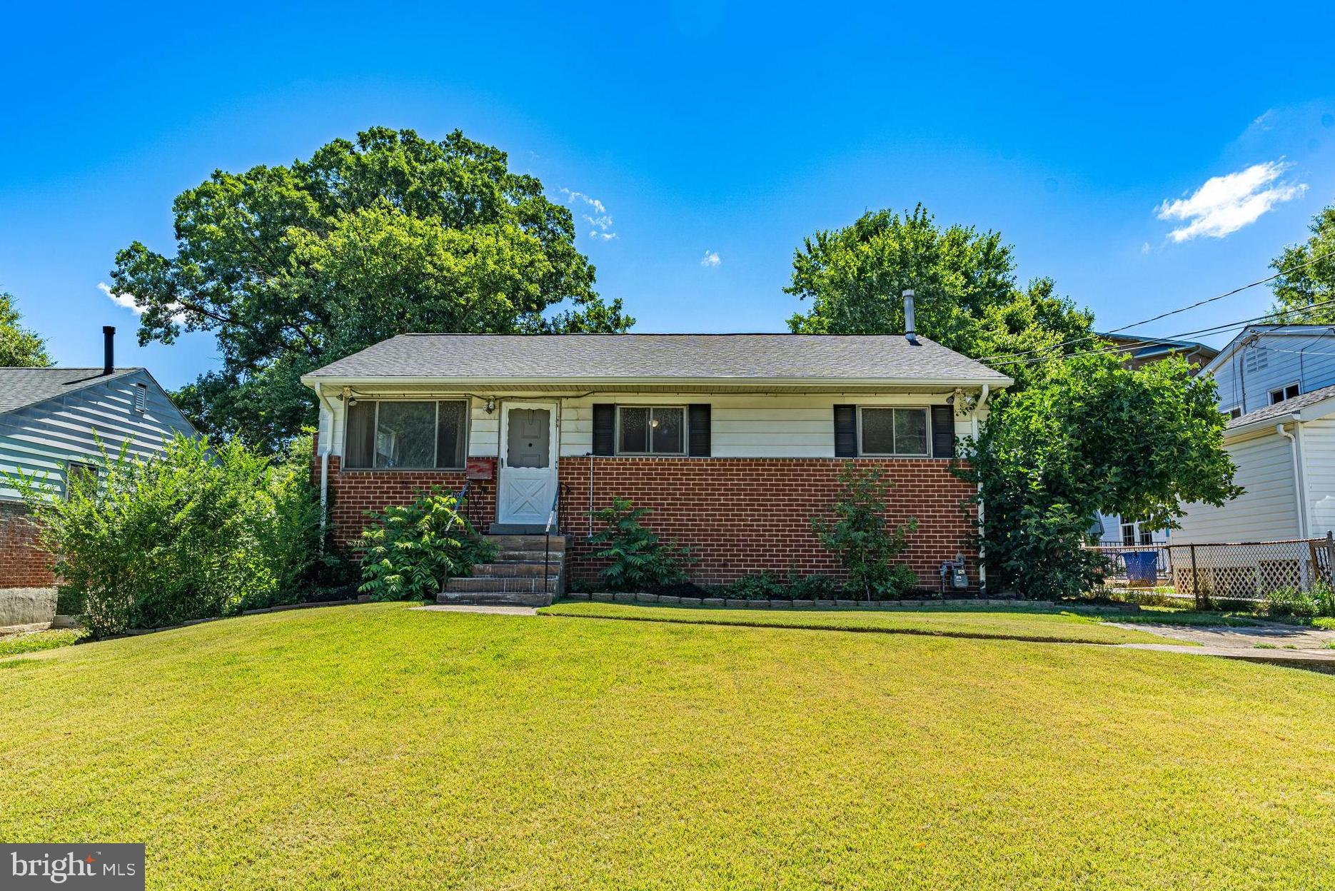 LANDOVER HILLS - Residential