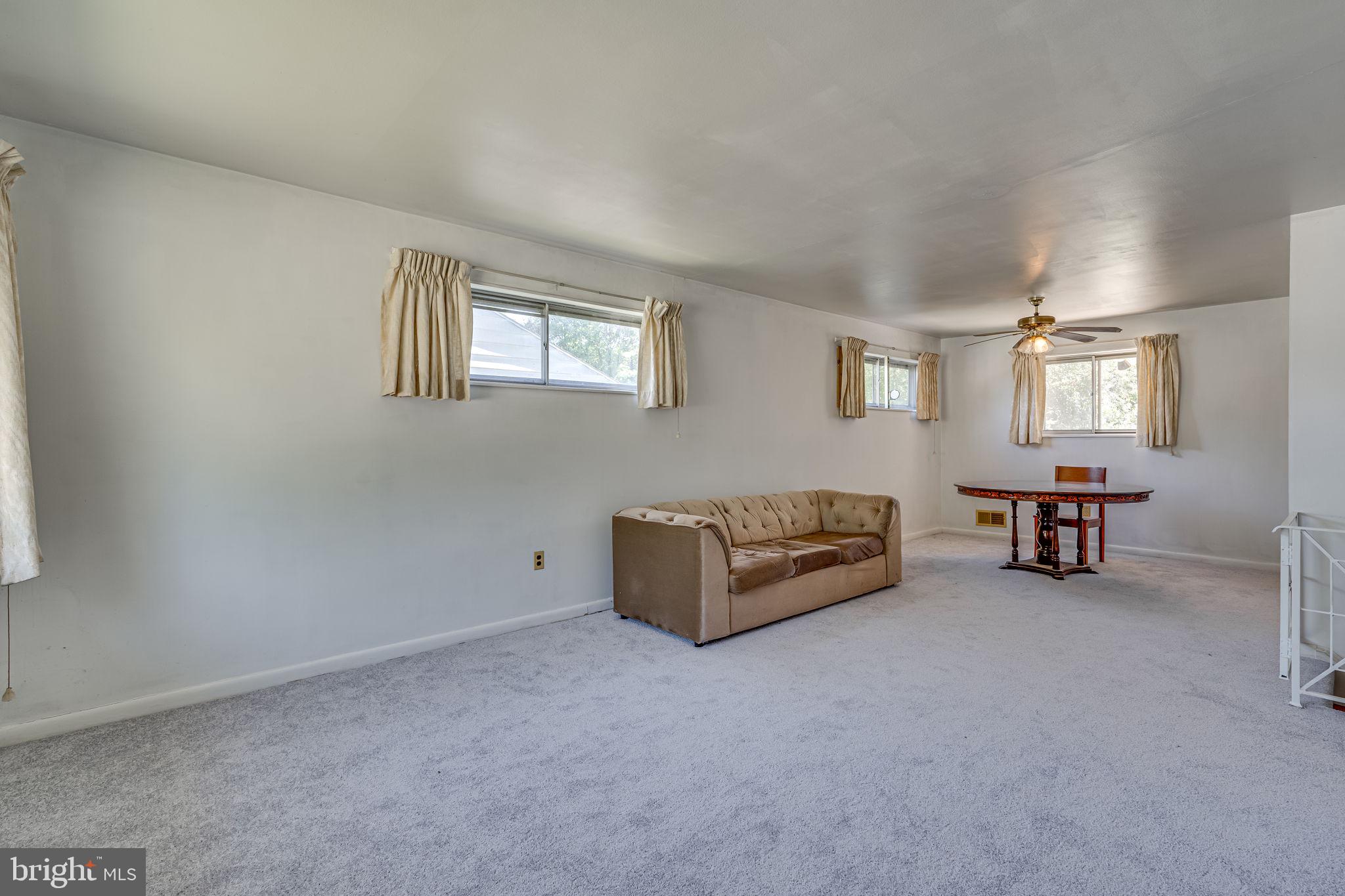 LANDOVER HILLS - Residential