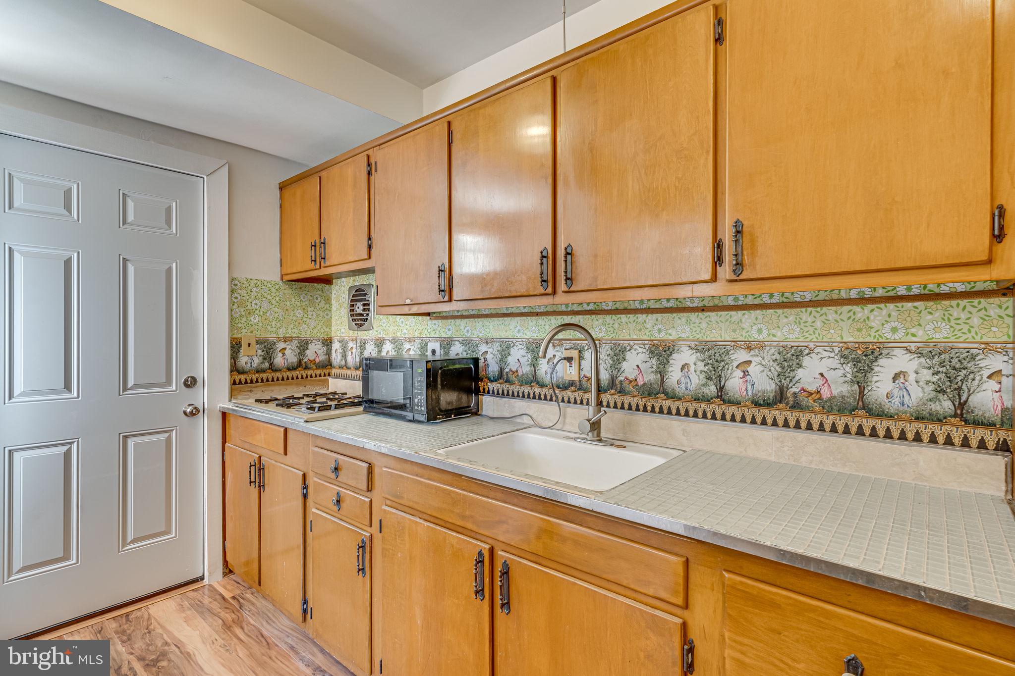 LANDOVER HILLS - Residential