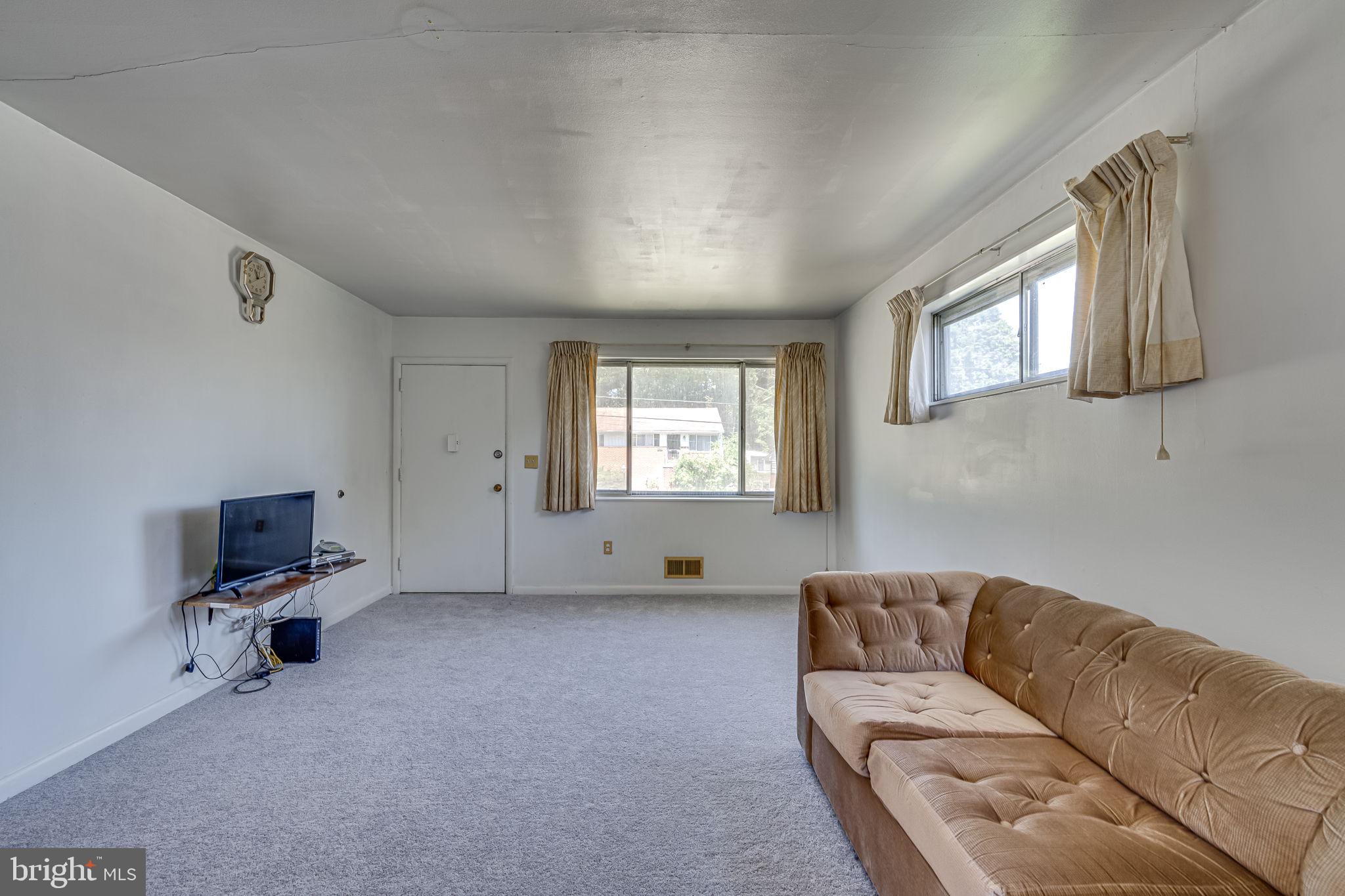 LANDOVER HILLS - Residential