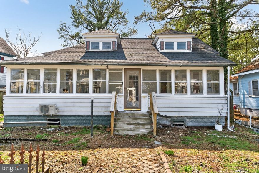 Welcome to 7 Cove St in Crisfield! This beautifully updated 3-bedroom, 1-bath home features a new roof and recent renovations throughout. Inside, you’ll find a blend of new luxury vinyl plank flooring and original hardwood, offering the perfect mix of modern updates and classic charm. Whether you're looking for a primary residence, vacation getaway, or investment opportunity, this move-in ready home offers comfort, style, and value in Maryland’s scenic waterfront community.