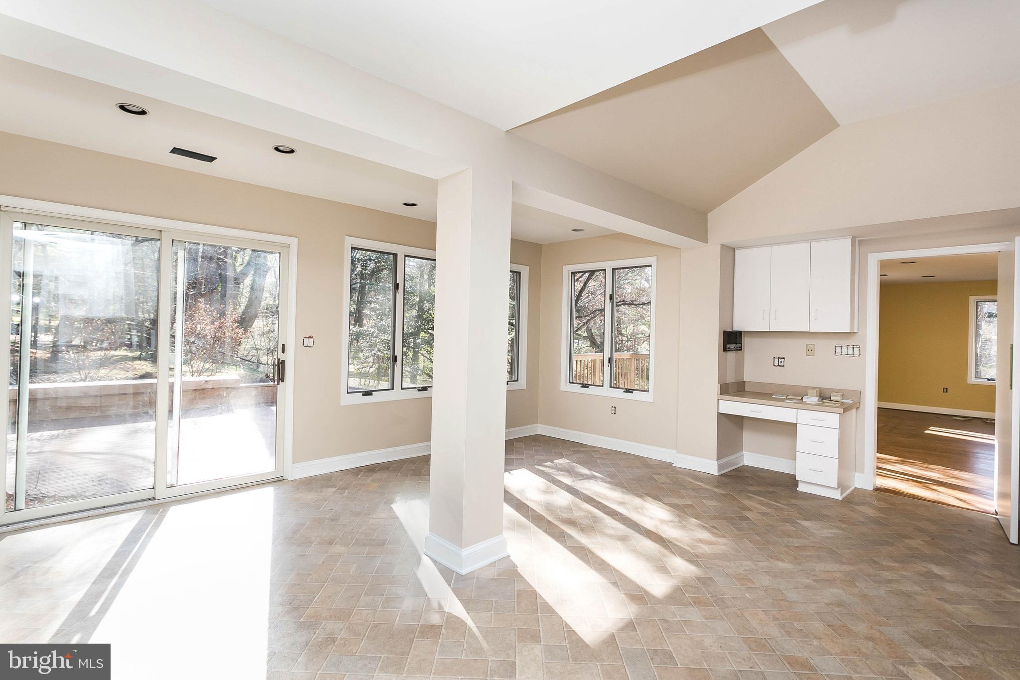 1103 ROLANDVUE ROAD