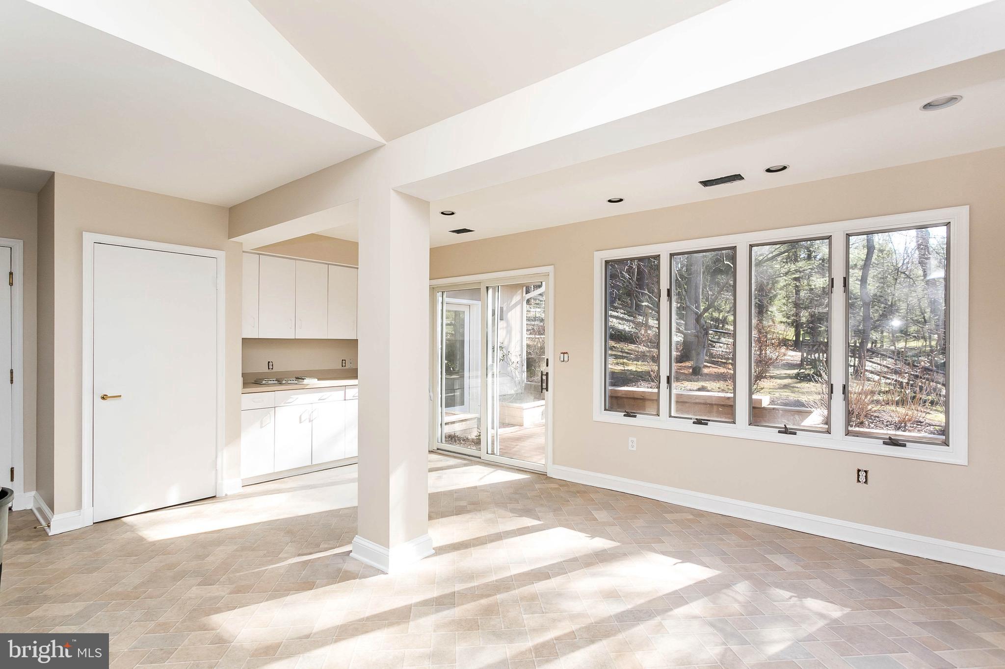 1103 ROLANDVUE ROAD