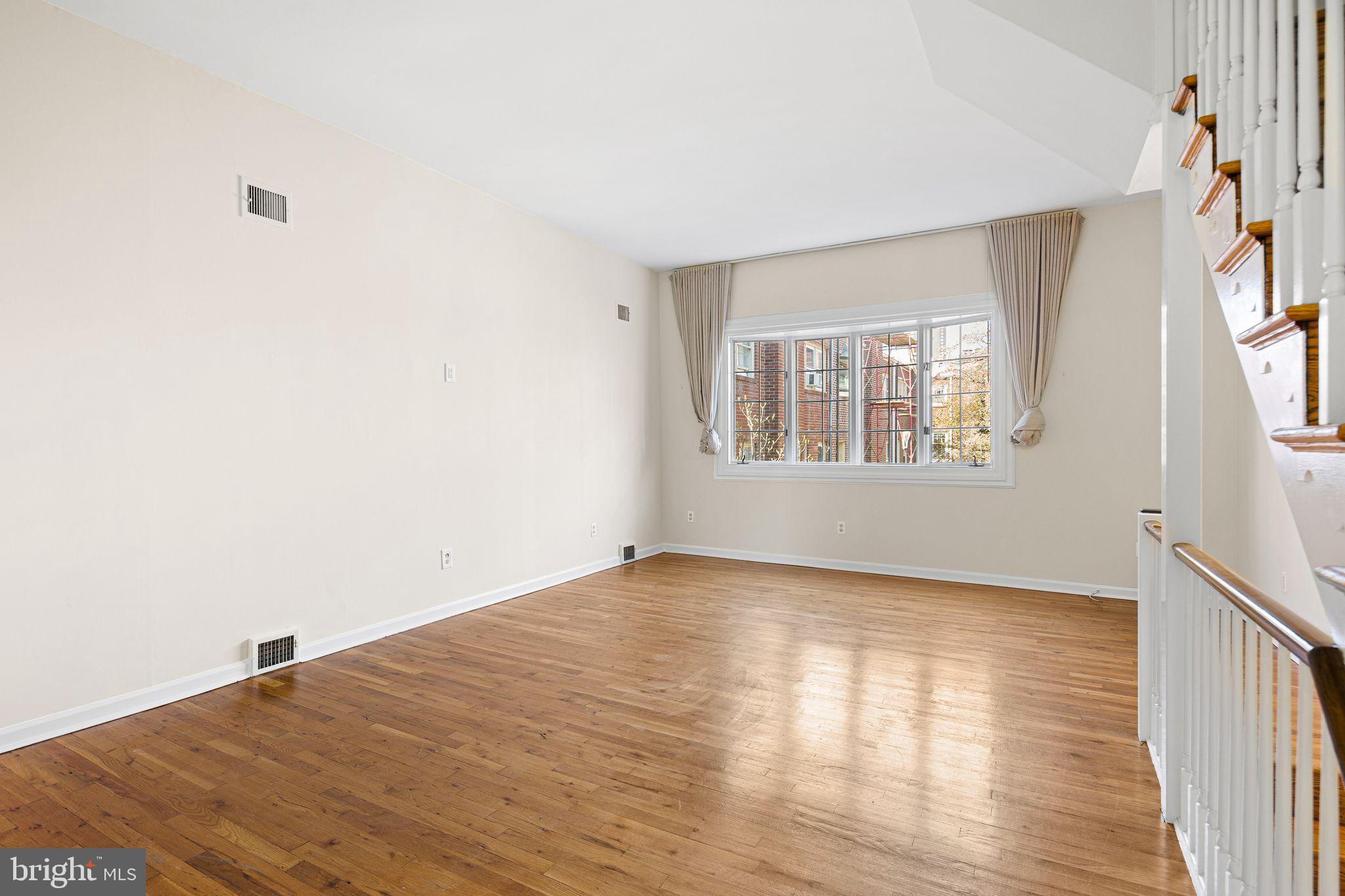 WASHINGTON SQ WEST - Residential
