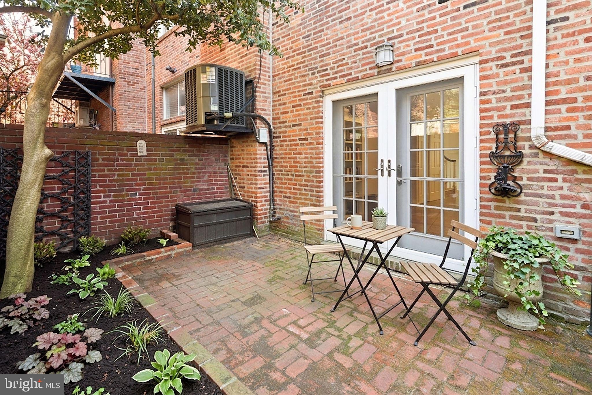 WASHINGTON SQ WEST - Residential