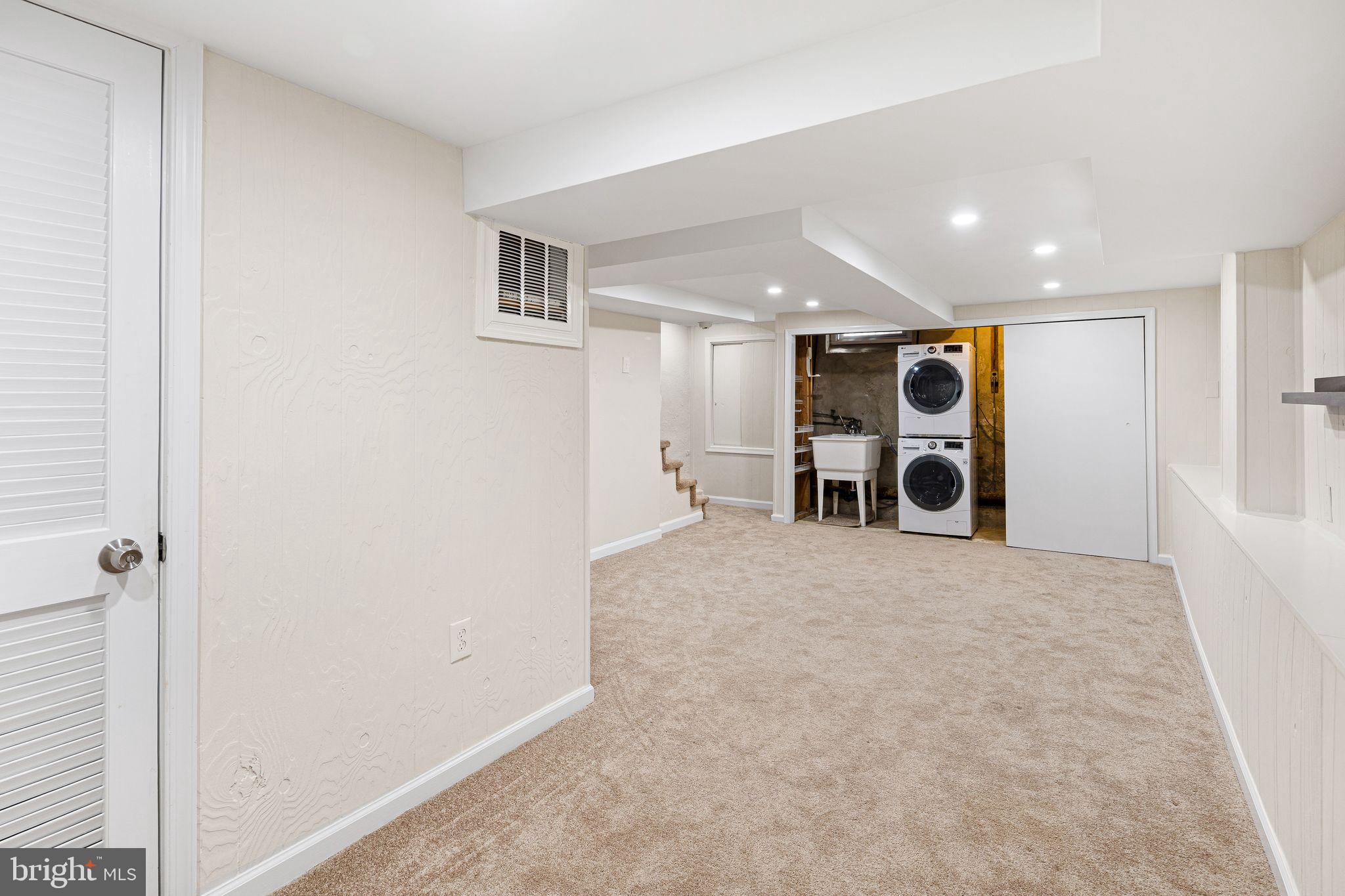 WASHINGTON SQ WEST - Residential