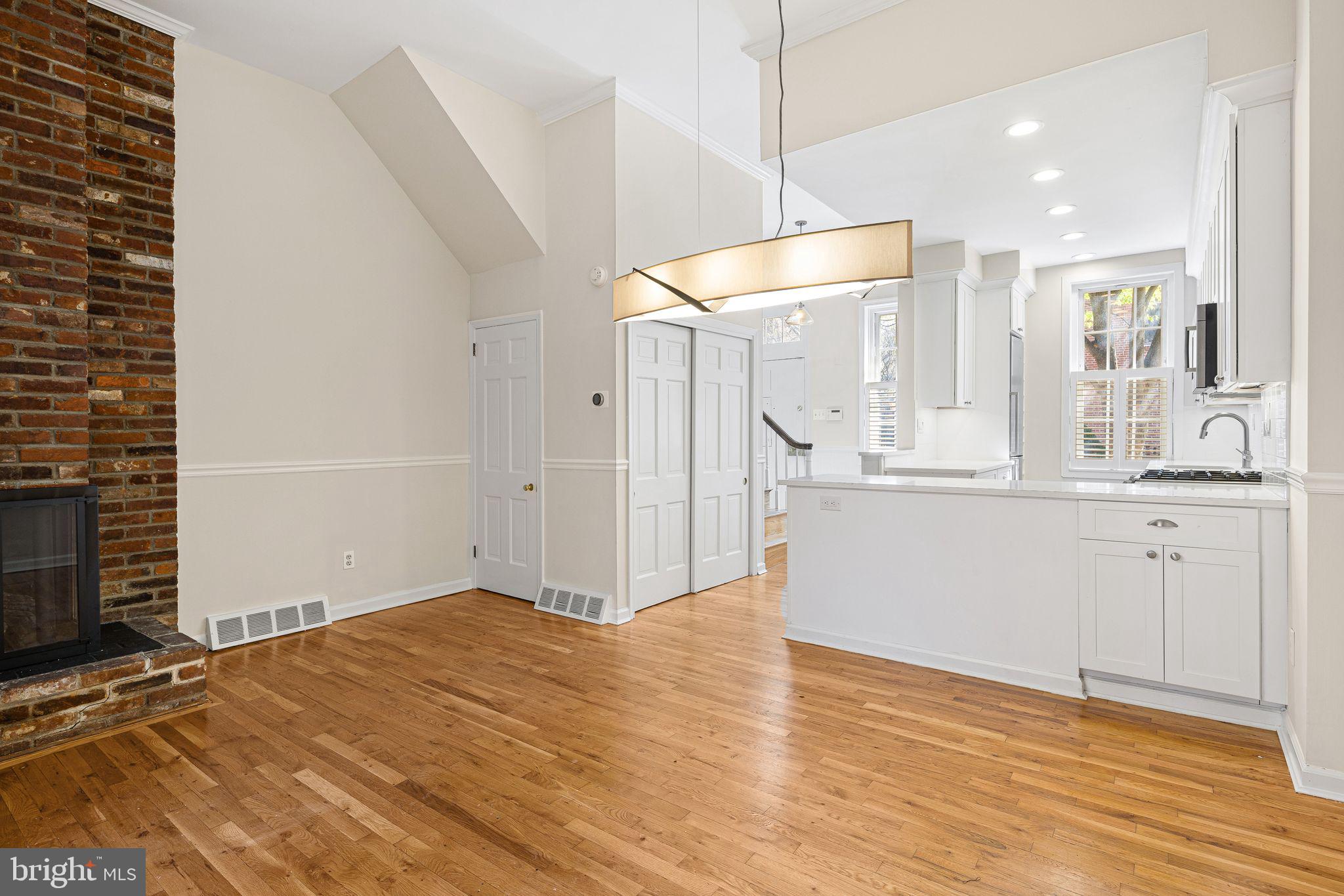 WASHINGTON SQ WEST - Residential
