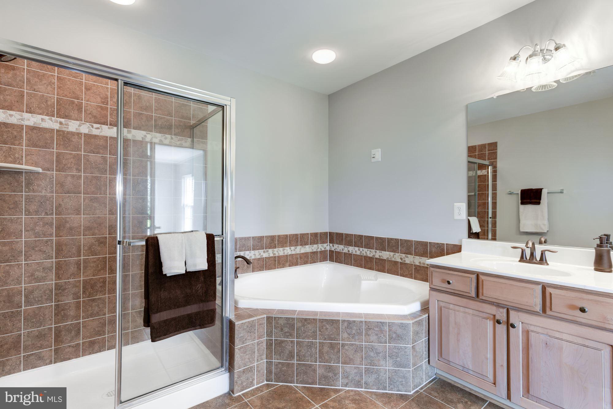 LANSDOWNE TOWN CENTER CONDOS - Residential