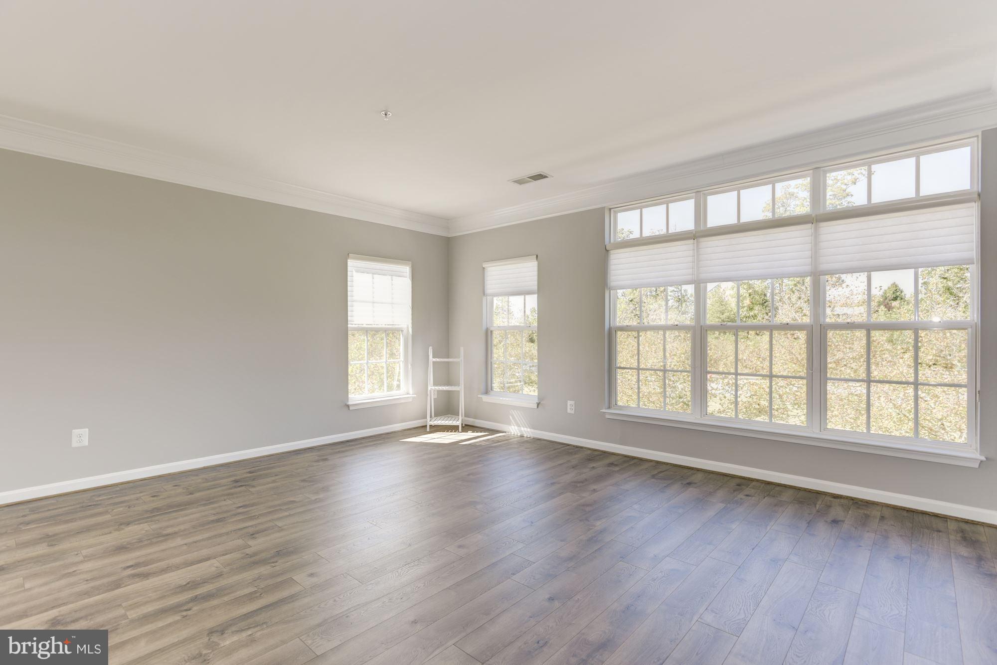 LANSDOWNE TOWN CENTER CONDOS - Residential