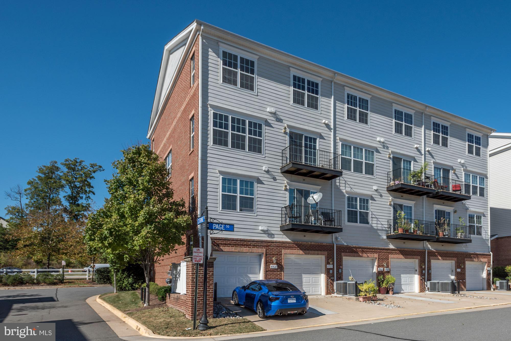 LANSDOWNE TOWN CENTER CONDOS - Residential