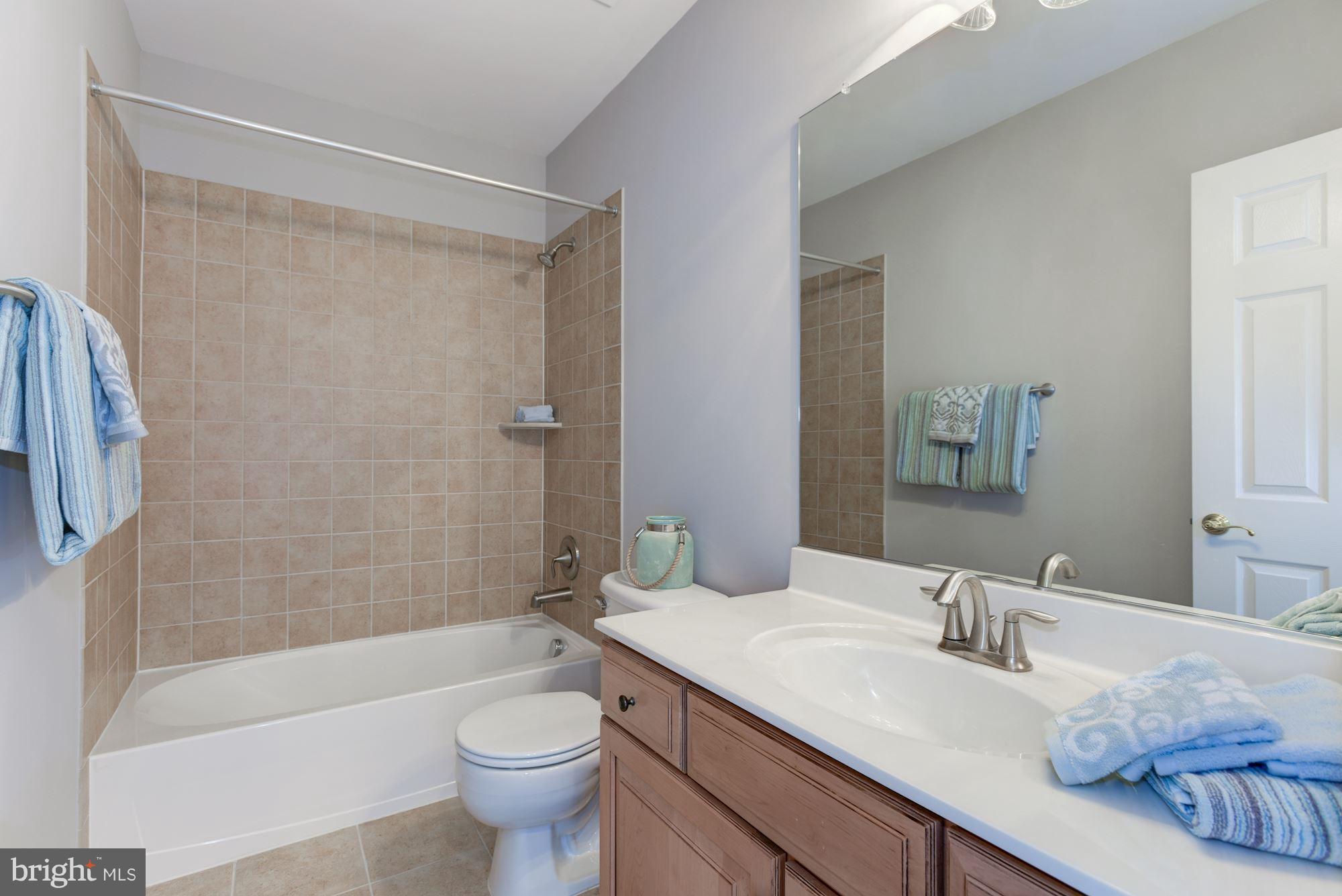 LANSDOWNE TOWN CENTER CONDOS - Residential