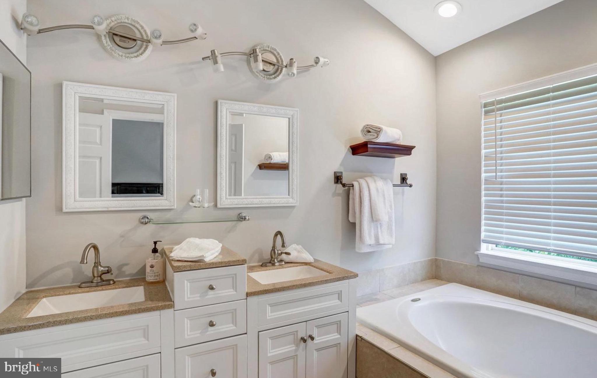 GREENS AT FAIR LAKES - Residential Lease