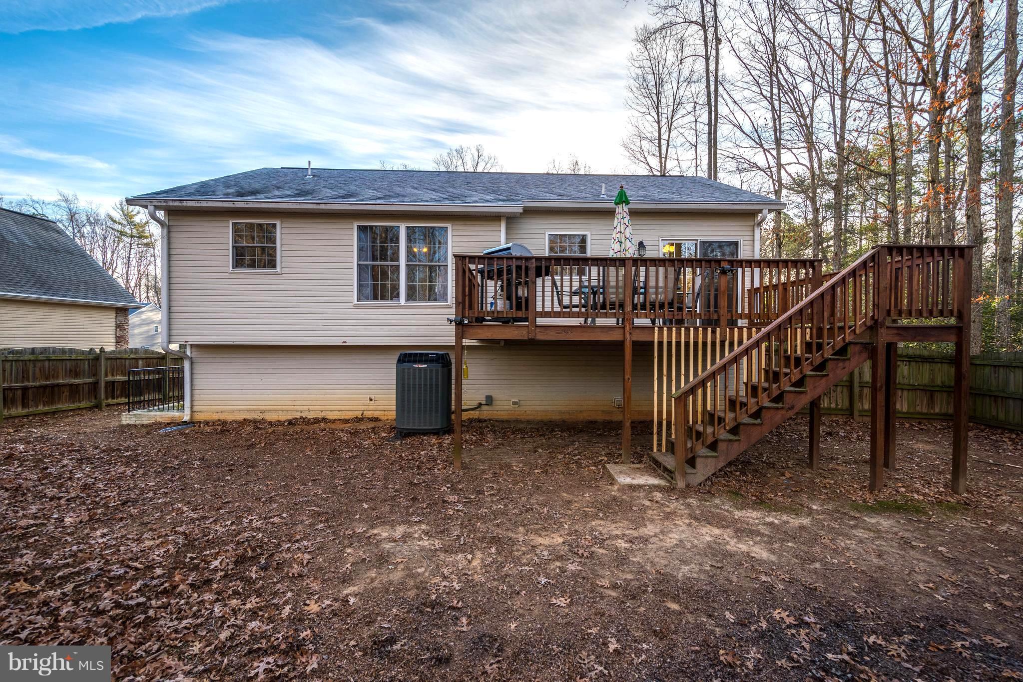 LAKE LAND - Residential