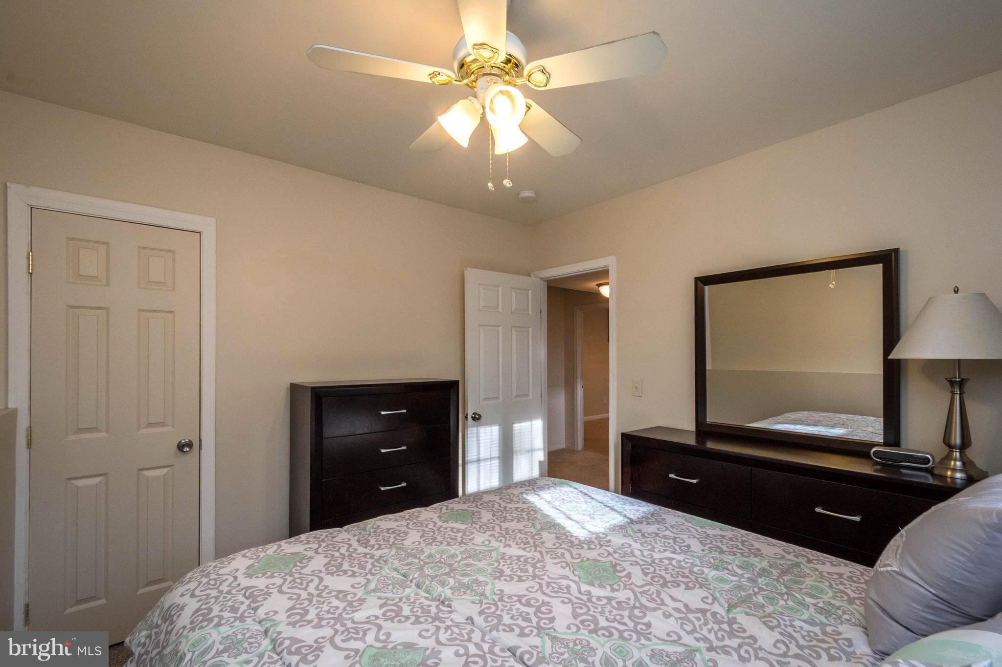 LAKE LAND - Residential