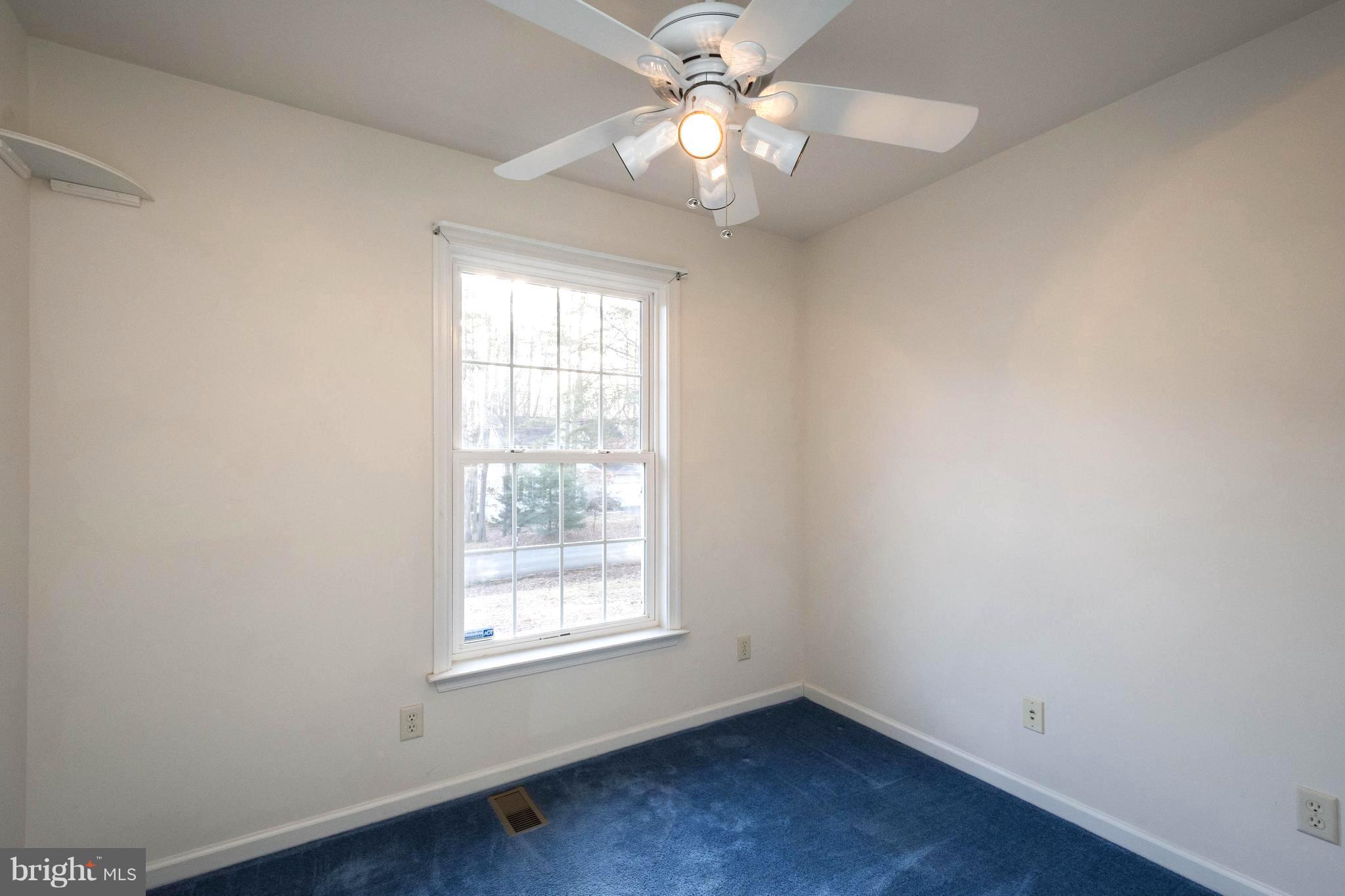 LAKE LAND - Residential