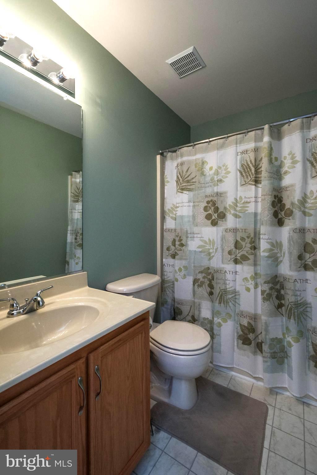 LAKE LAND - Residential