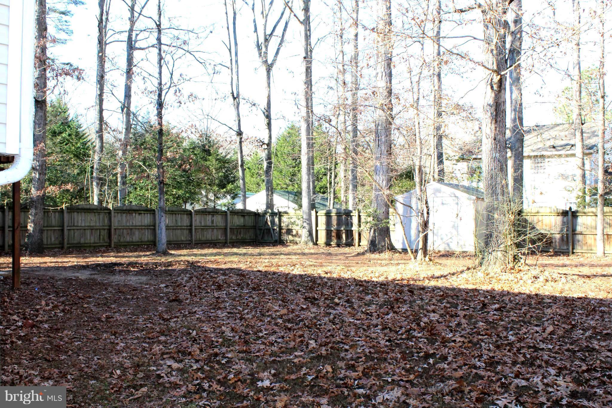 LAKE LAND - Residential