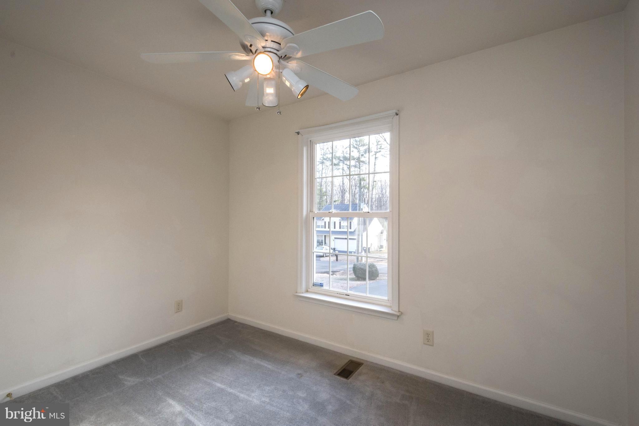 LAKE LAND - Residential