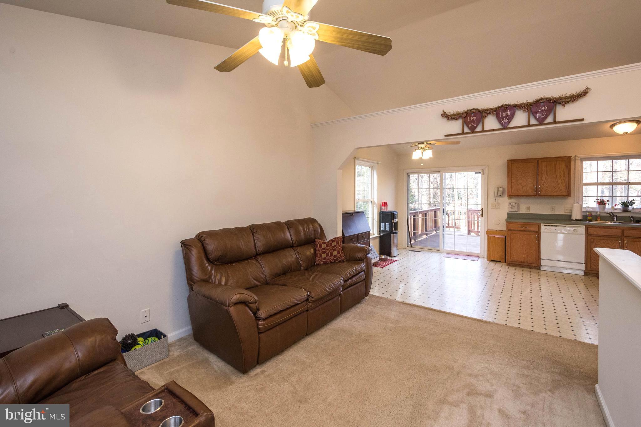 LAKE LAND - Residential