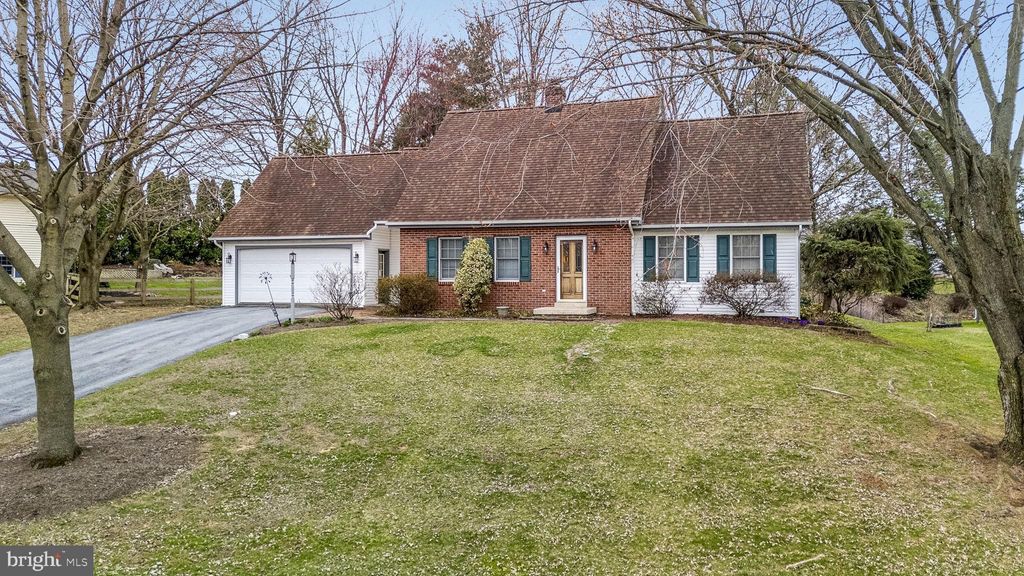 Photo of 558 Crosswinds Drive, LITITZ, PA 17543 (MLS # PALA2066828)