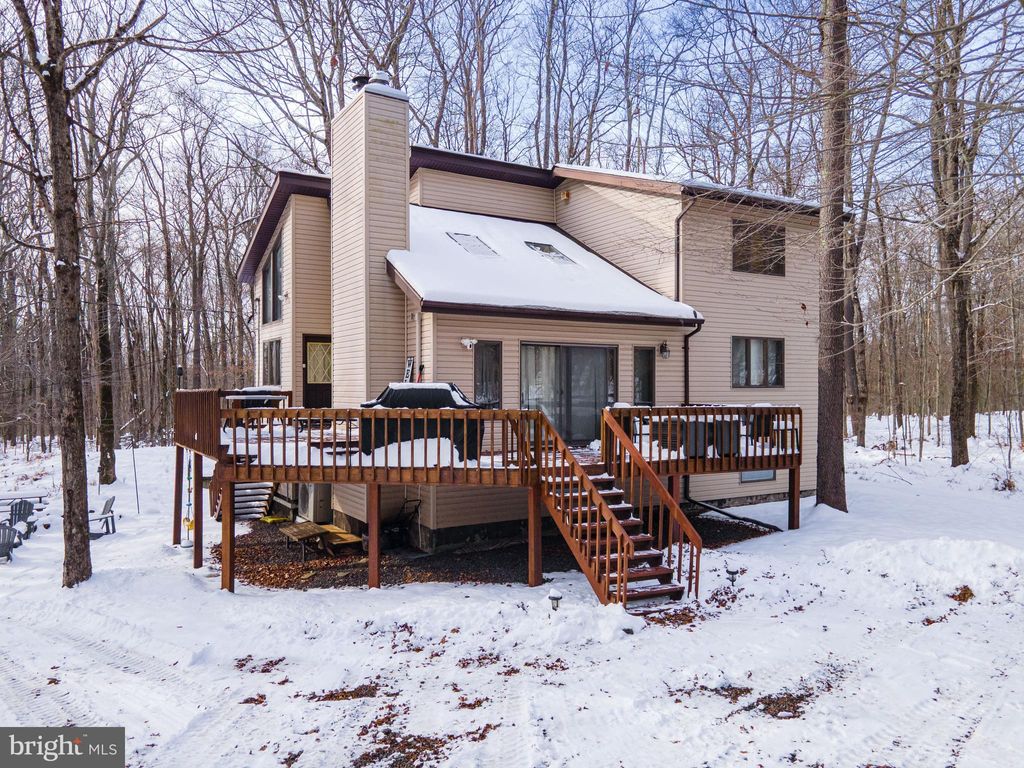 Photo of 178 Cardinal Drive, GOULDSBORO, PA 18424 (MLS # PALW2000748)