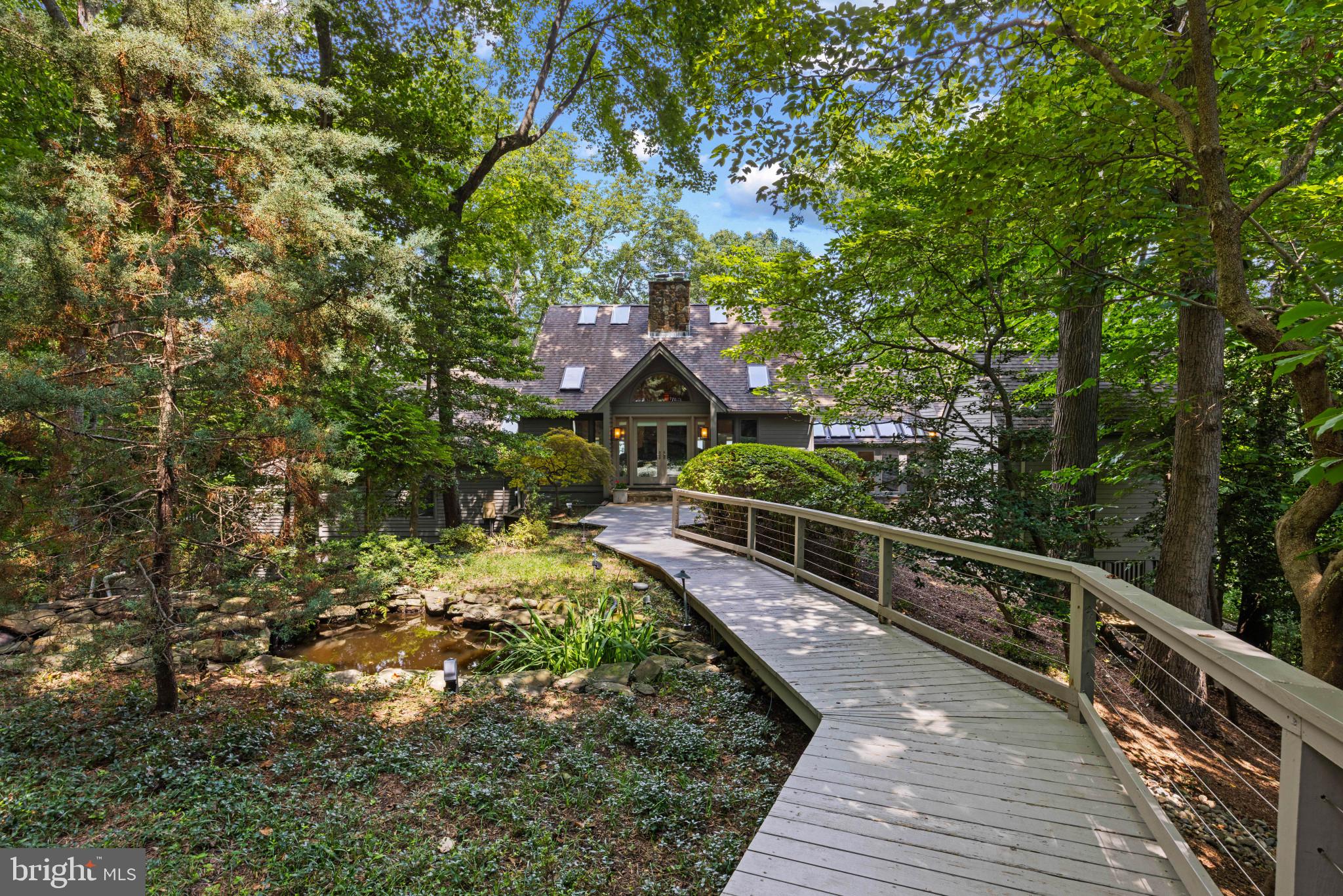 1304 SAINT PAULS WAY