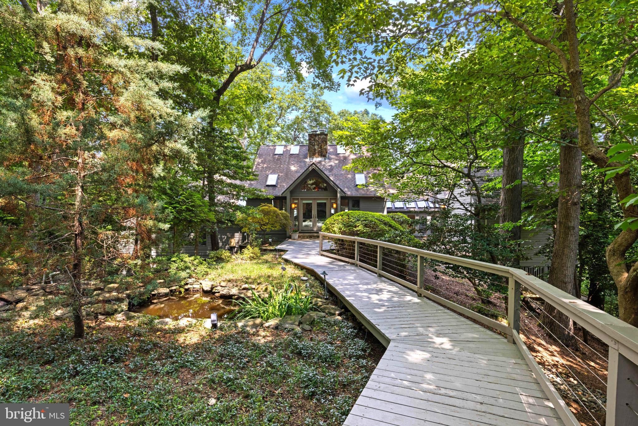 1304 SAINT PAULS WAY