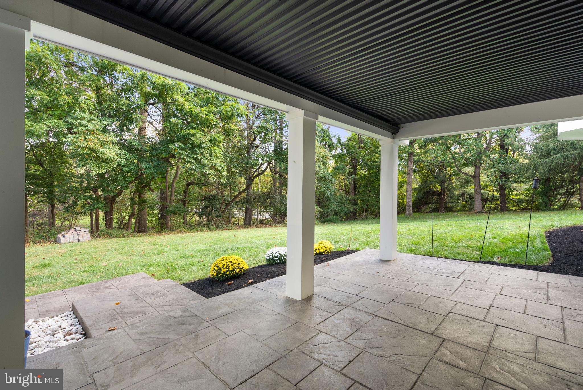 NAPLES MANOR - Residential