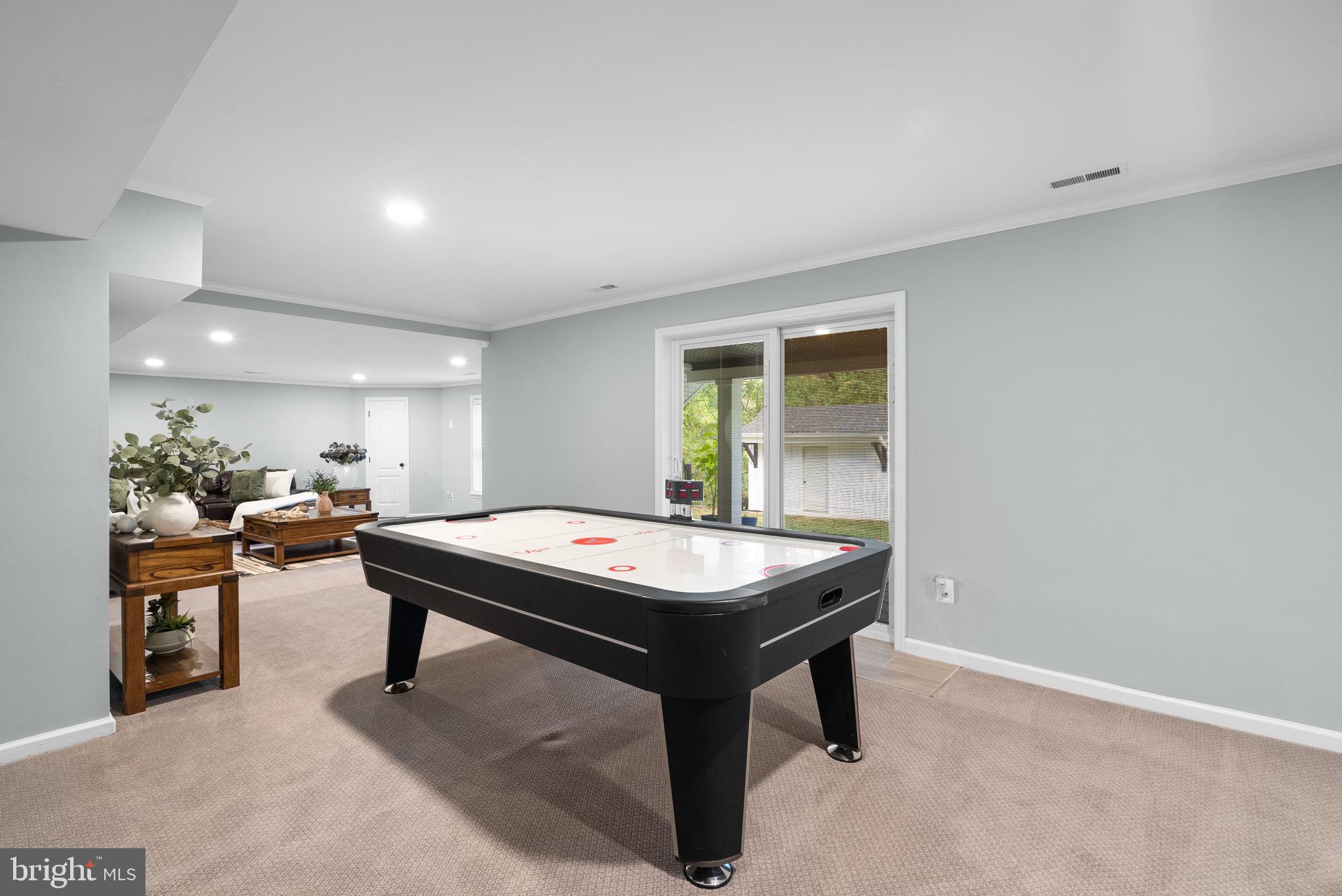 NAPLES MANOR - Residential