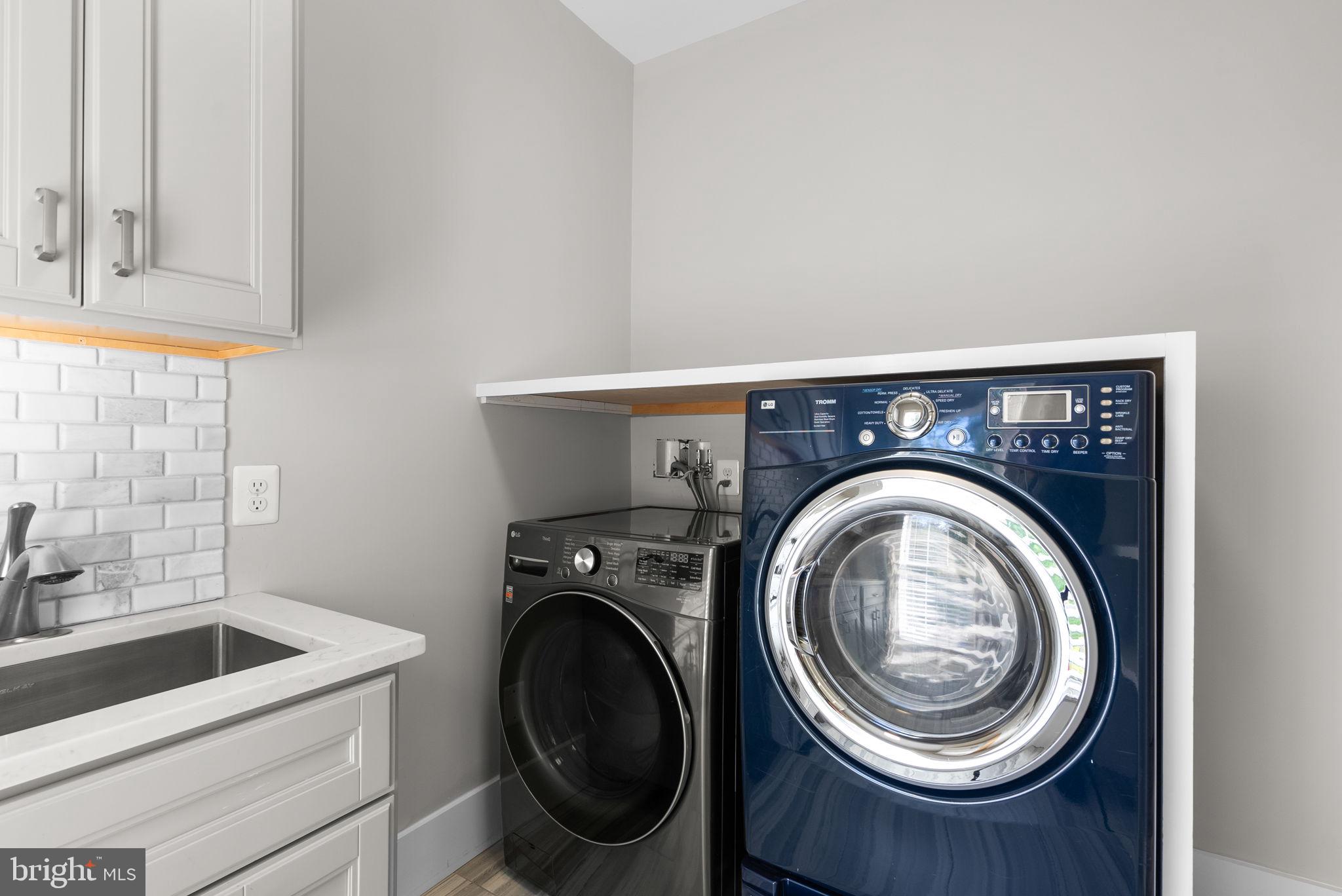 NAPLES MANOR - Residential