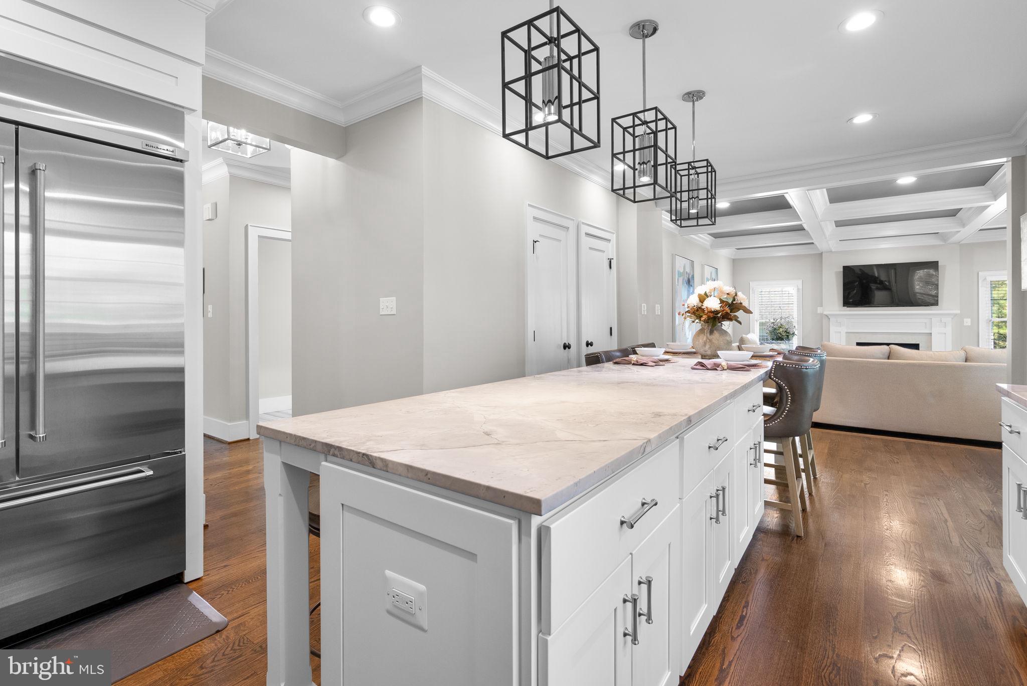 NAPLES MANOR - Residential