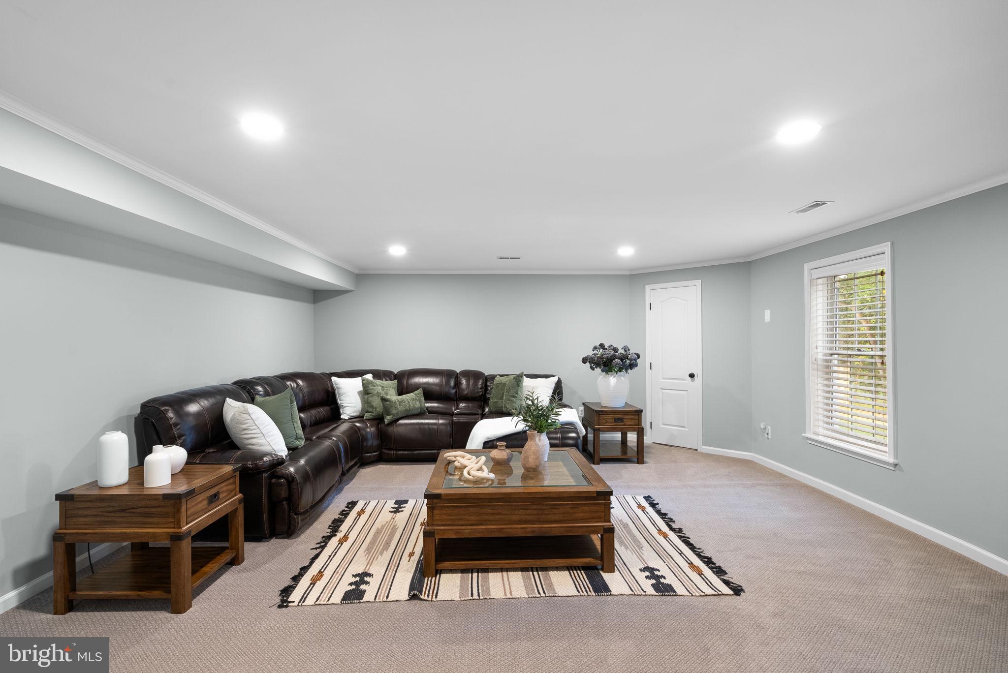 NAPLES MANOR - Residential