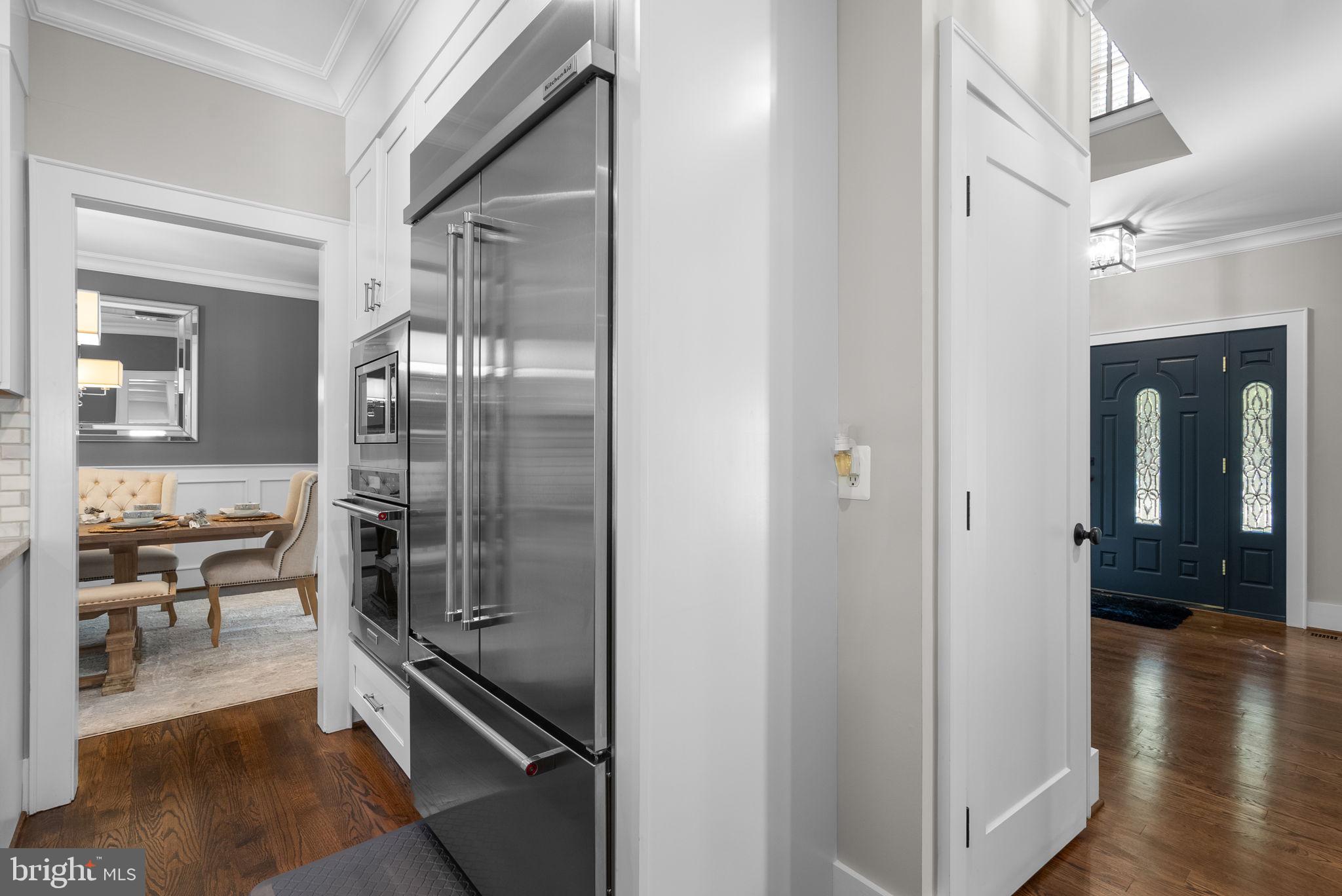 NAPLES MANOR - Residential