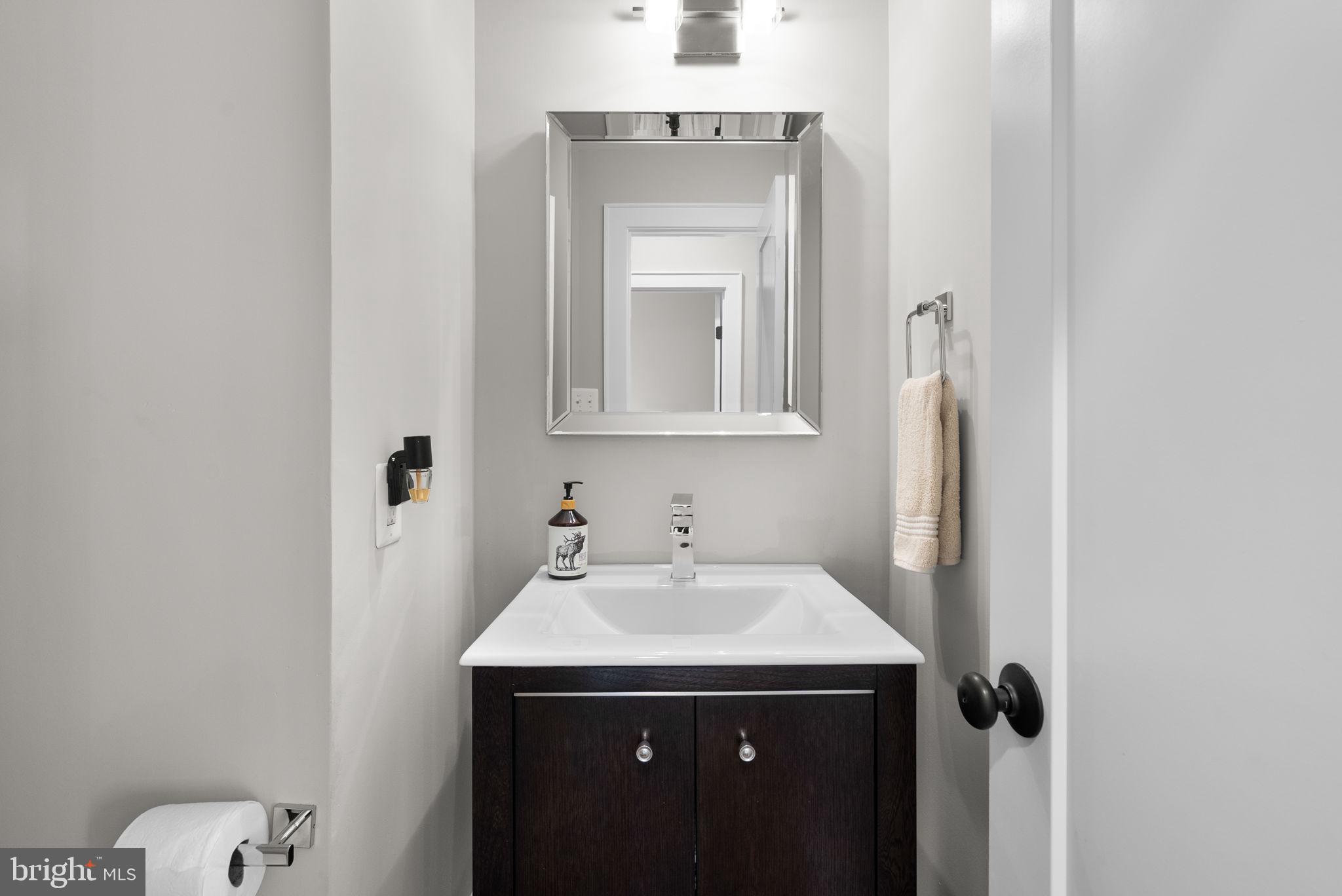 NAPLES MANOR - Residential