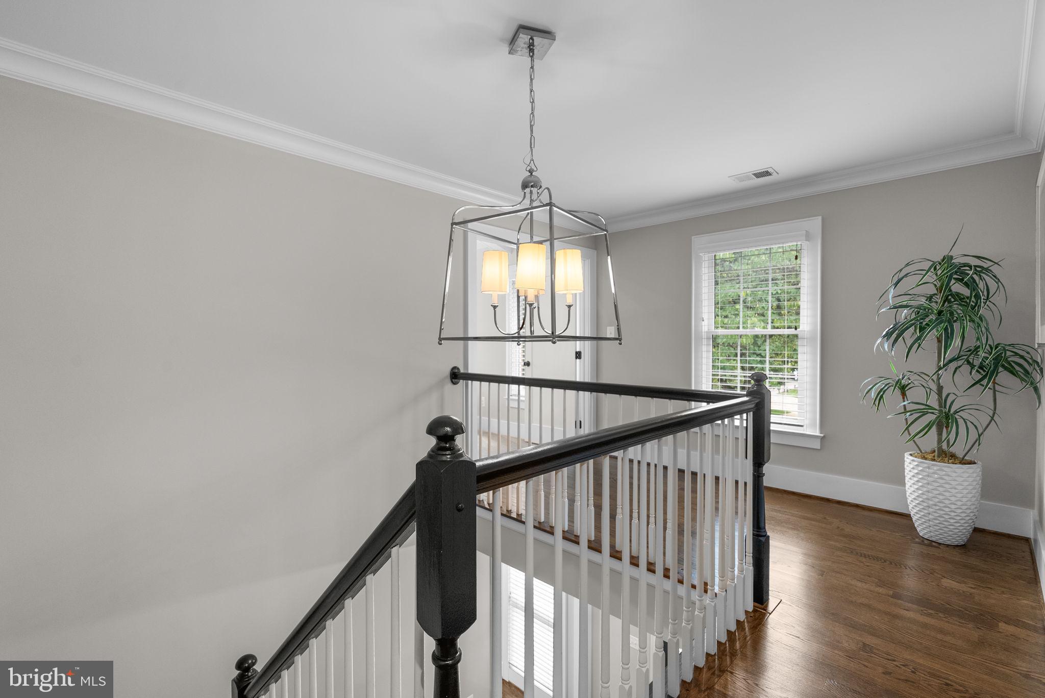 NAPLES MANOR - Residential