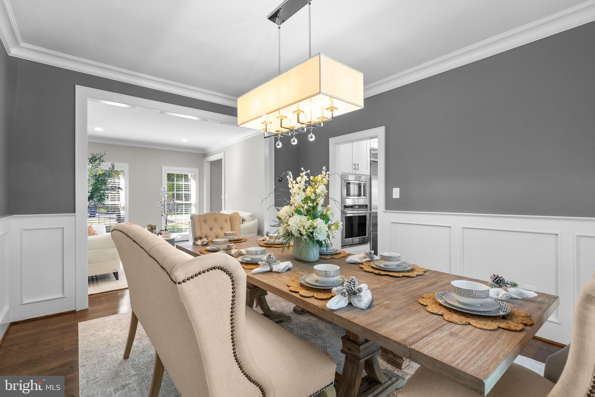 NAPLES MANOR - Residential