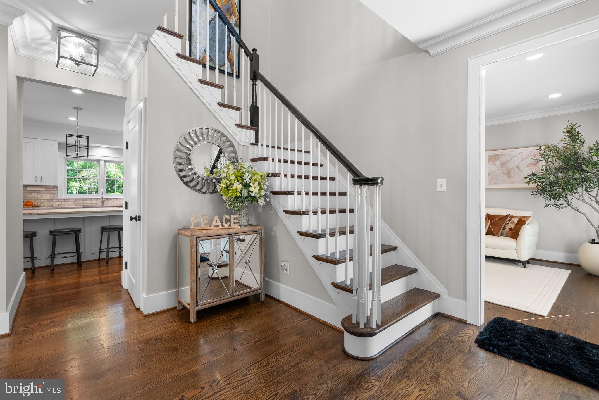 NAPLES MANOR - Residential